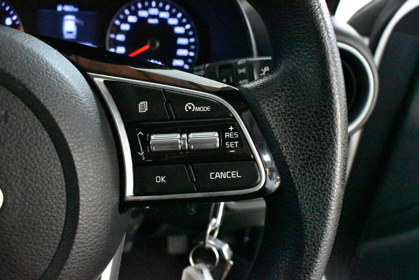 2018 Kia Cerato S — photo 22