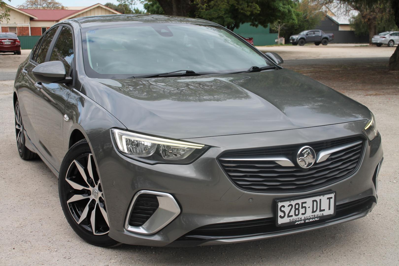 2018 Holden Commodore RS — photo 1