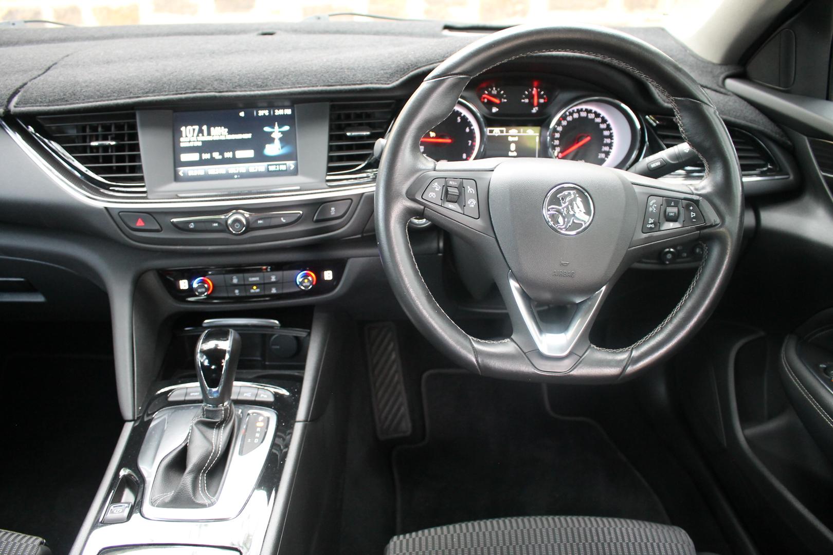 2018 Holden Commodore RS — photo 13