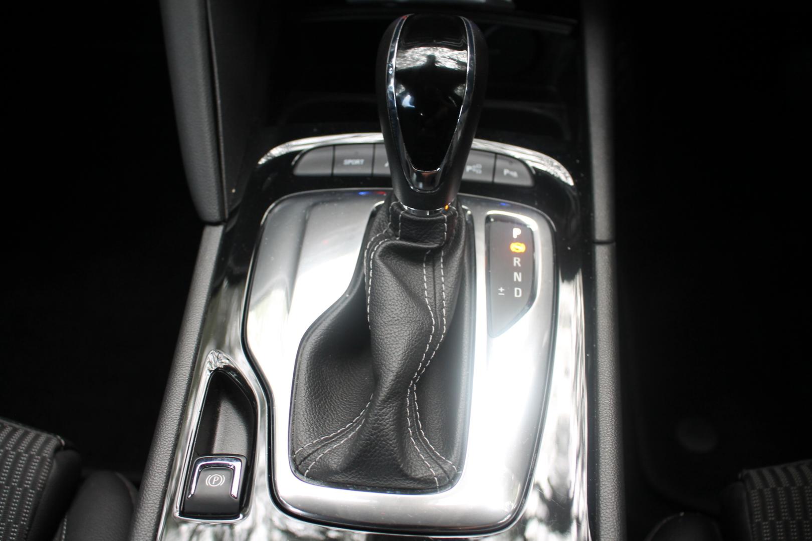 2018 Holden Commodore RS — photo 14