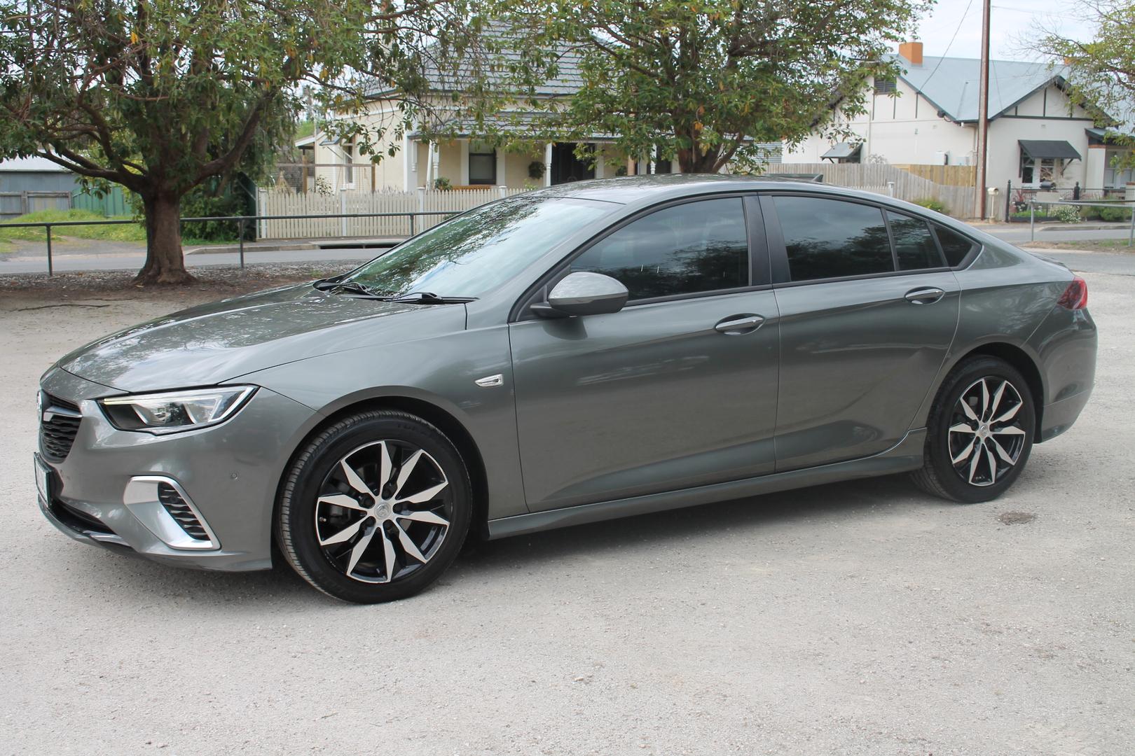 2018 Holden Commodore RS — photo 22
