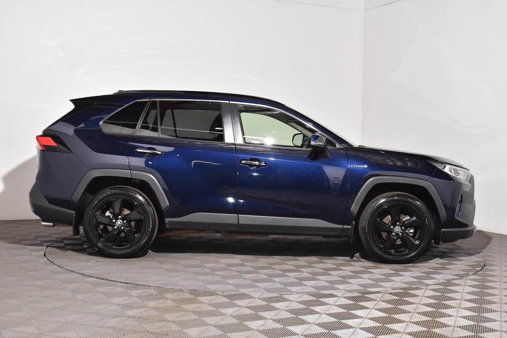 2020 Toyota RAV4 Cruiser — photo 10