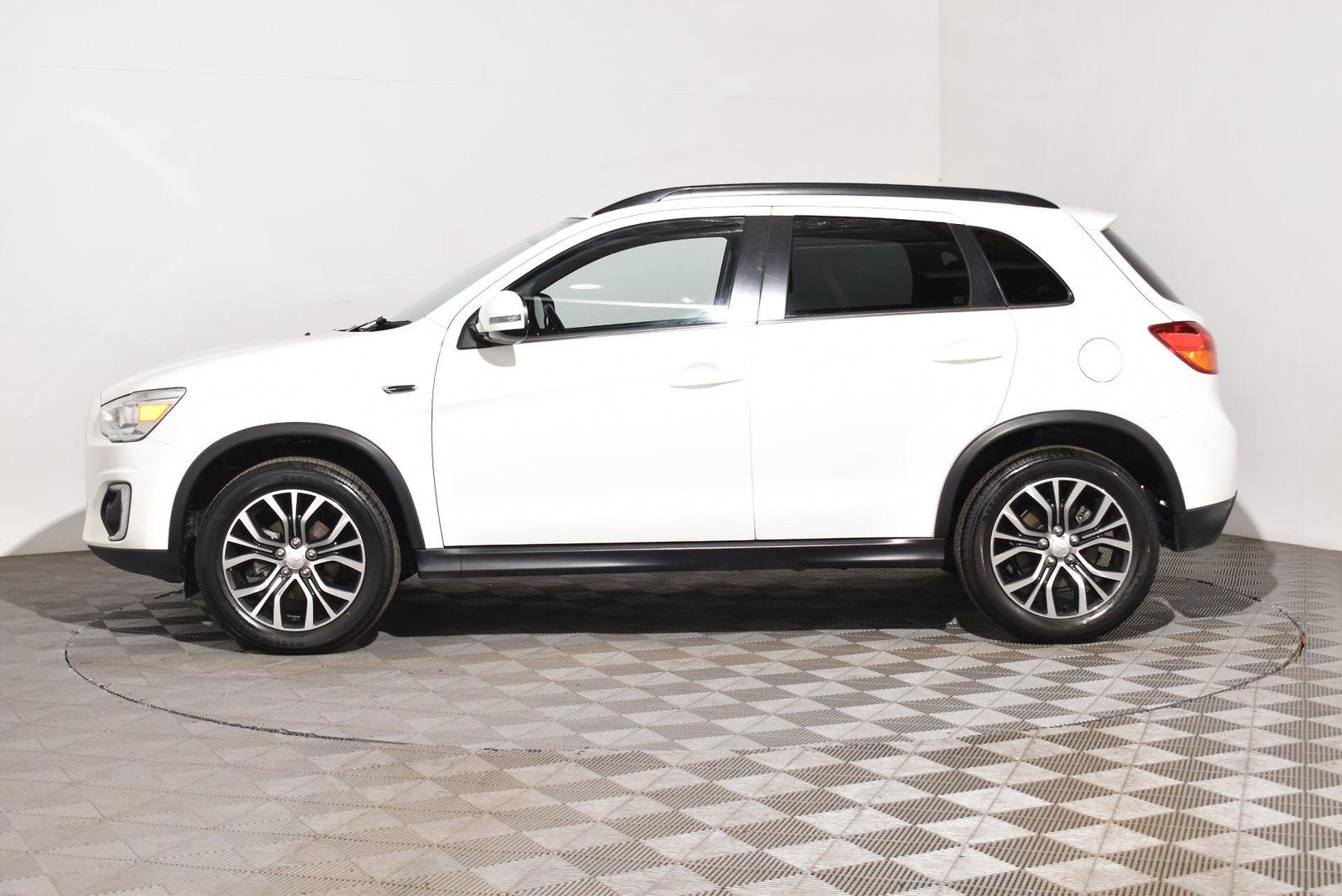 2016 Mitsubishi ASX LS — photo 11