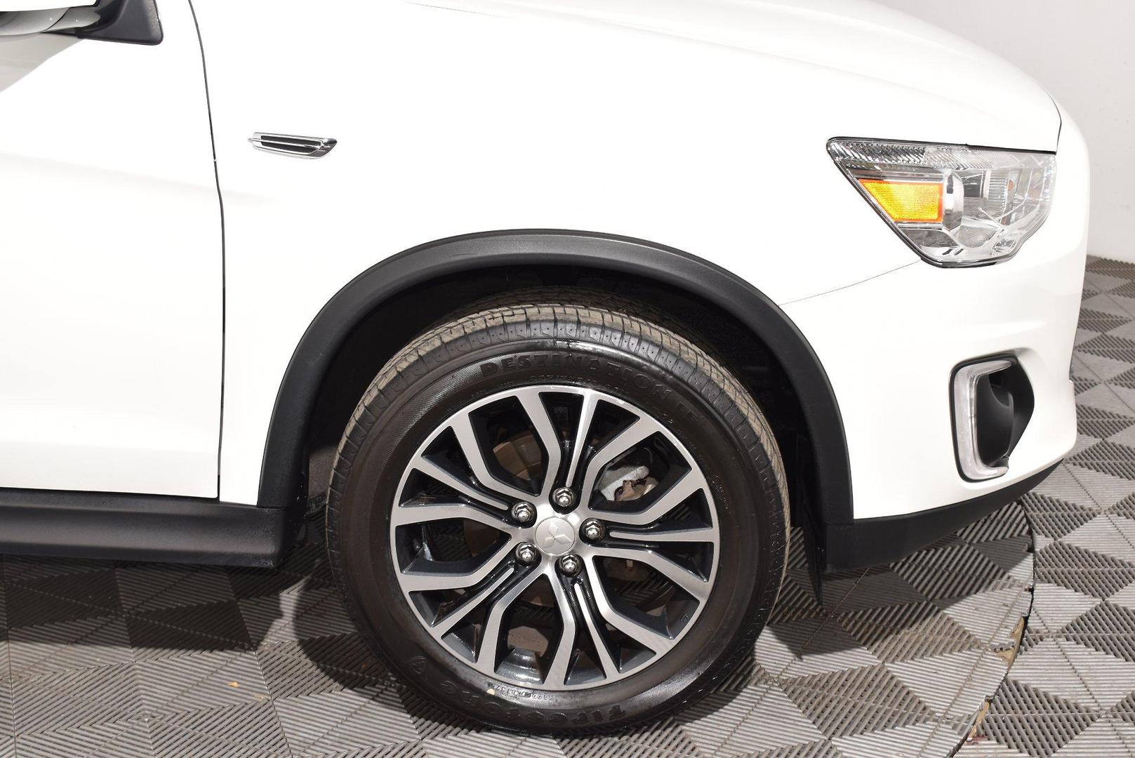 2016 Mitsubishi ASX LS — photo 18