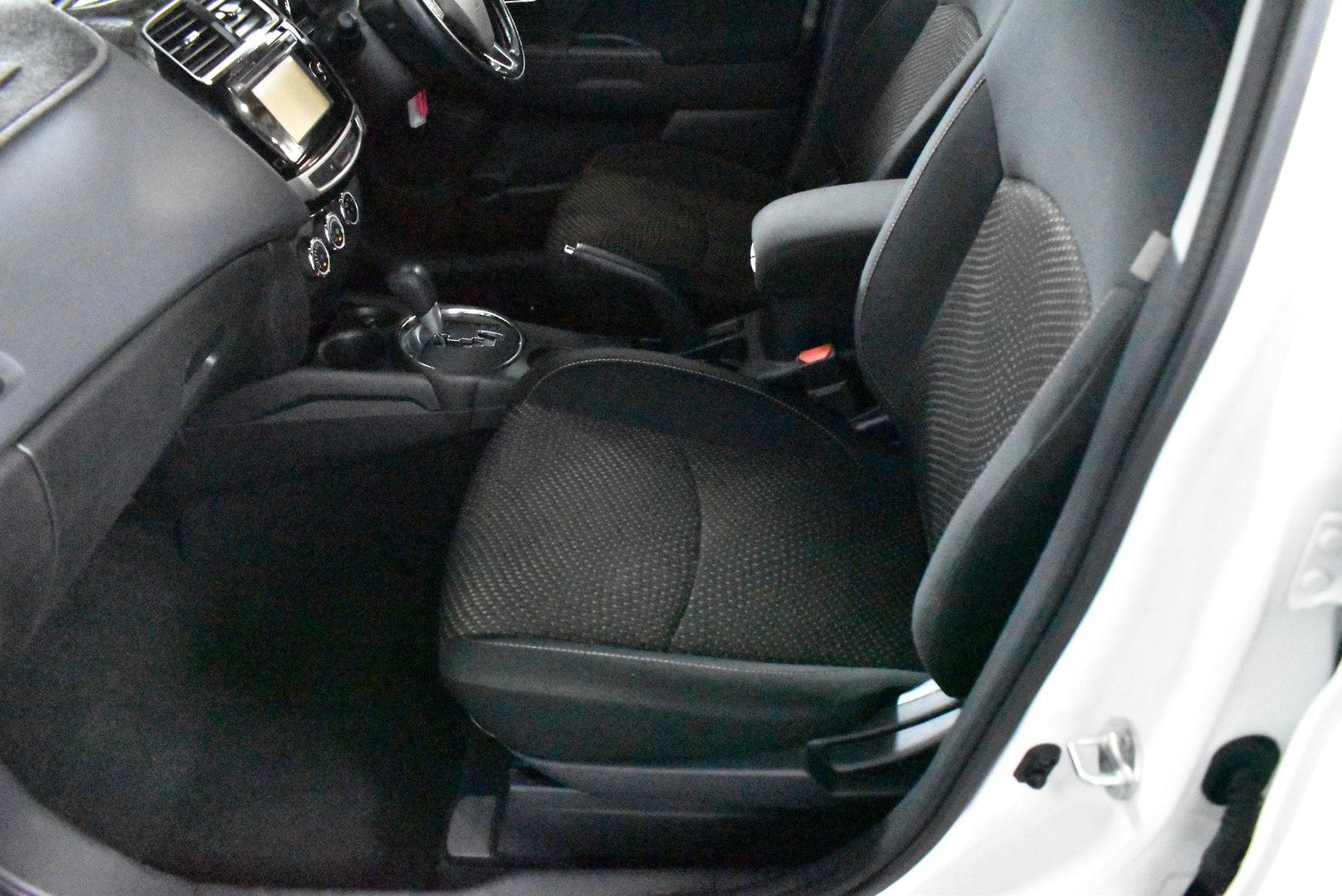 2016 Mitsubishi ASX LS — photo 7