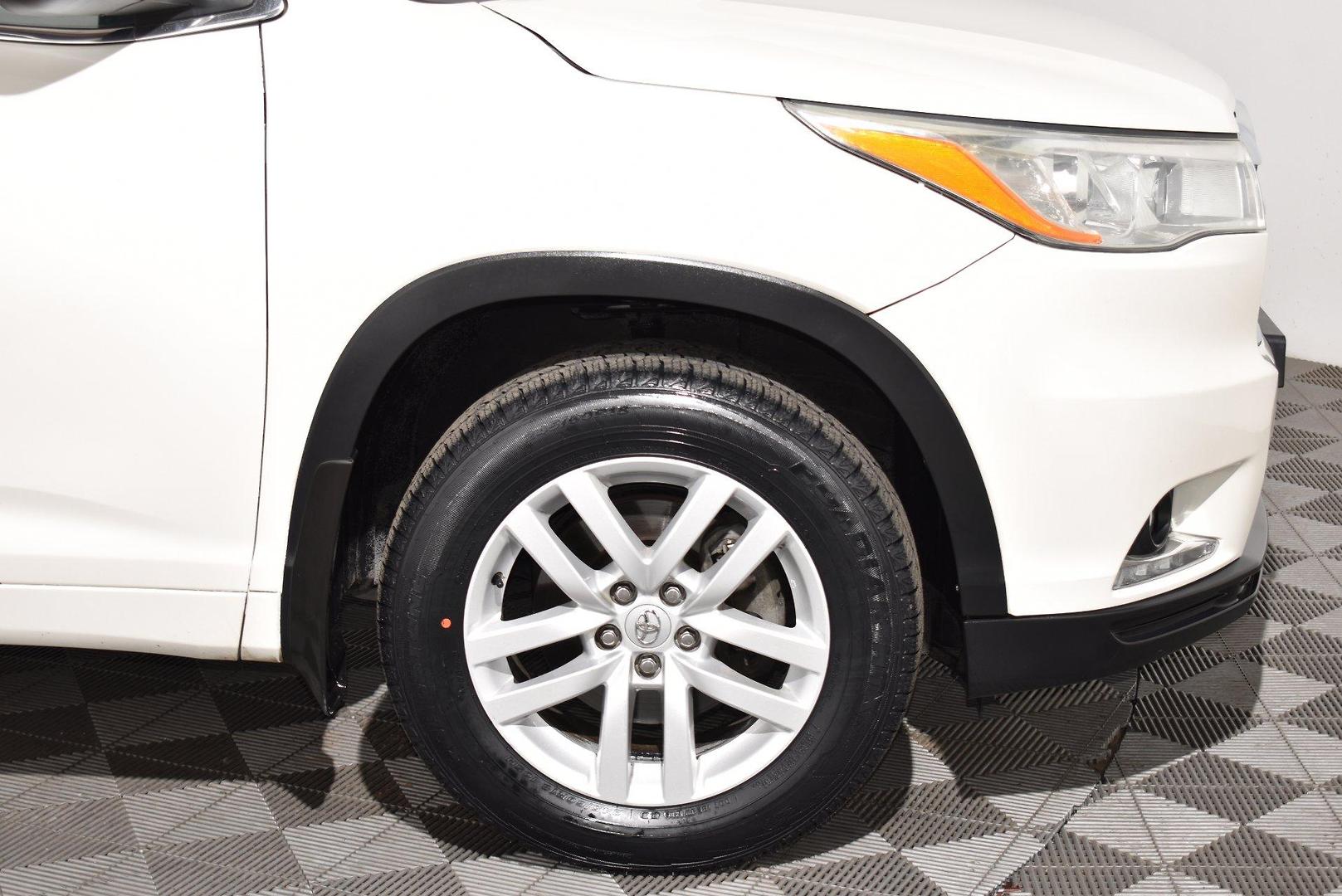 2014 Toyota Kluger GX — photo 18