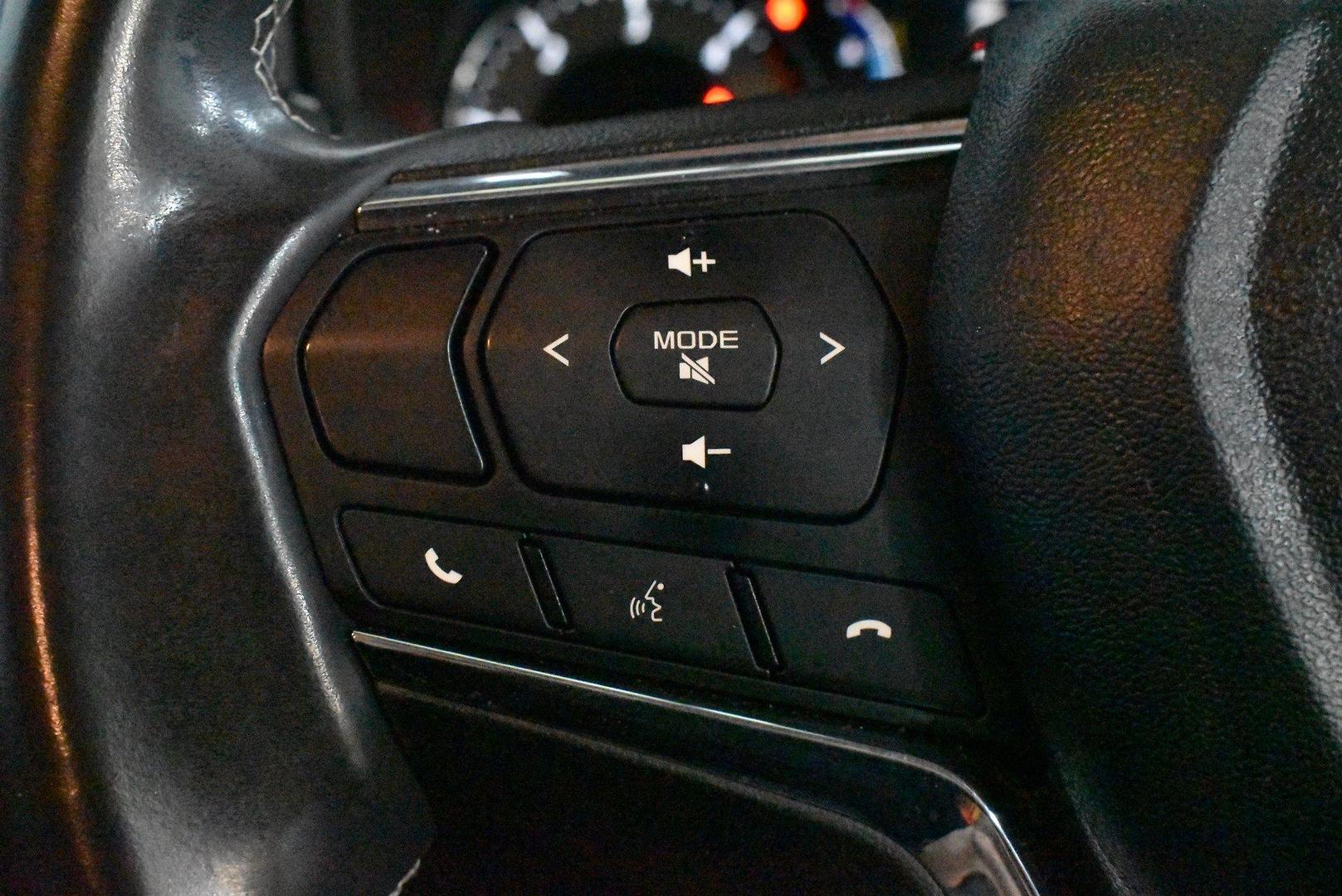 2022 Isuzu MU-X LST — photo 21