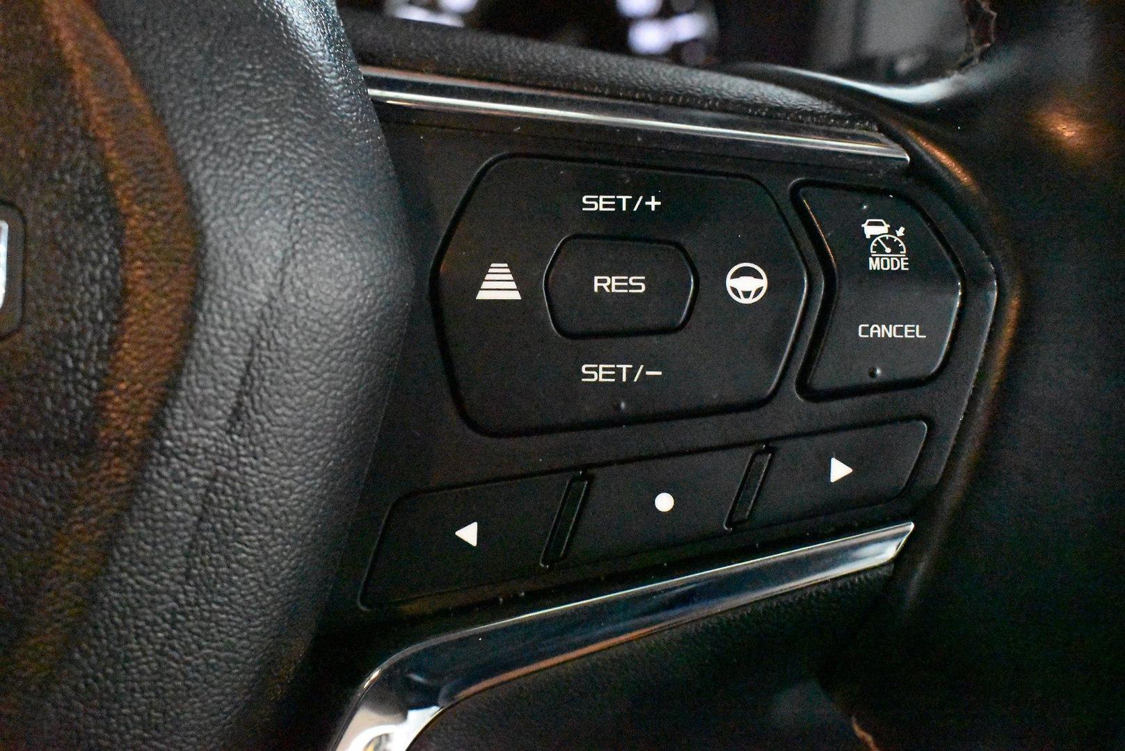 2022 Isuzu MU-X LST — photo 22