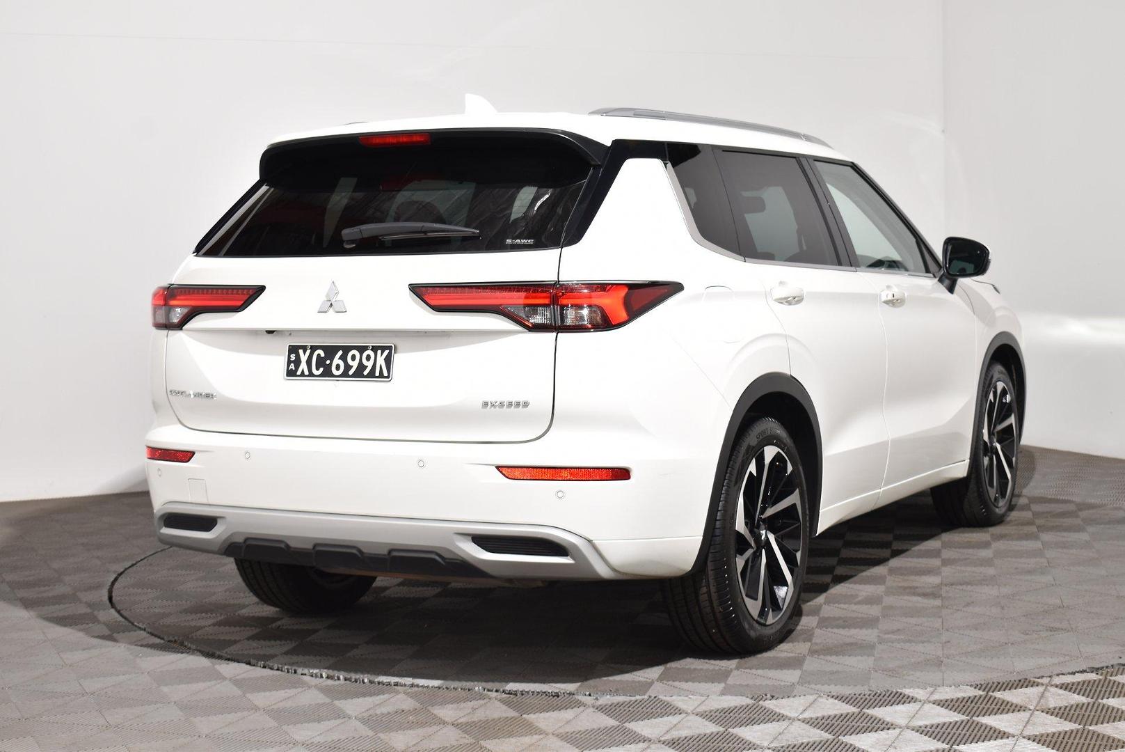 2022 Mitsubishi Outlander Exceed — photo 14