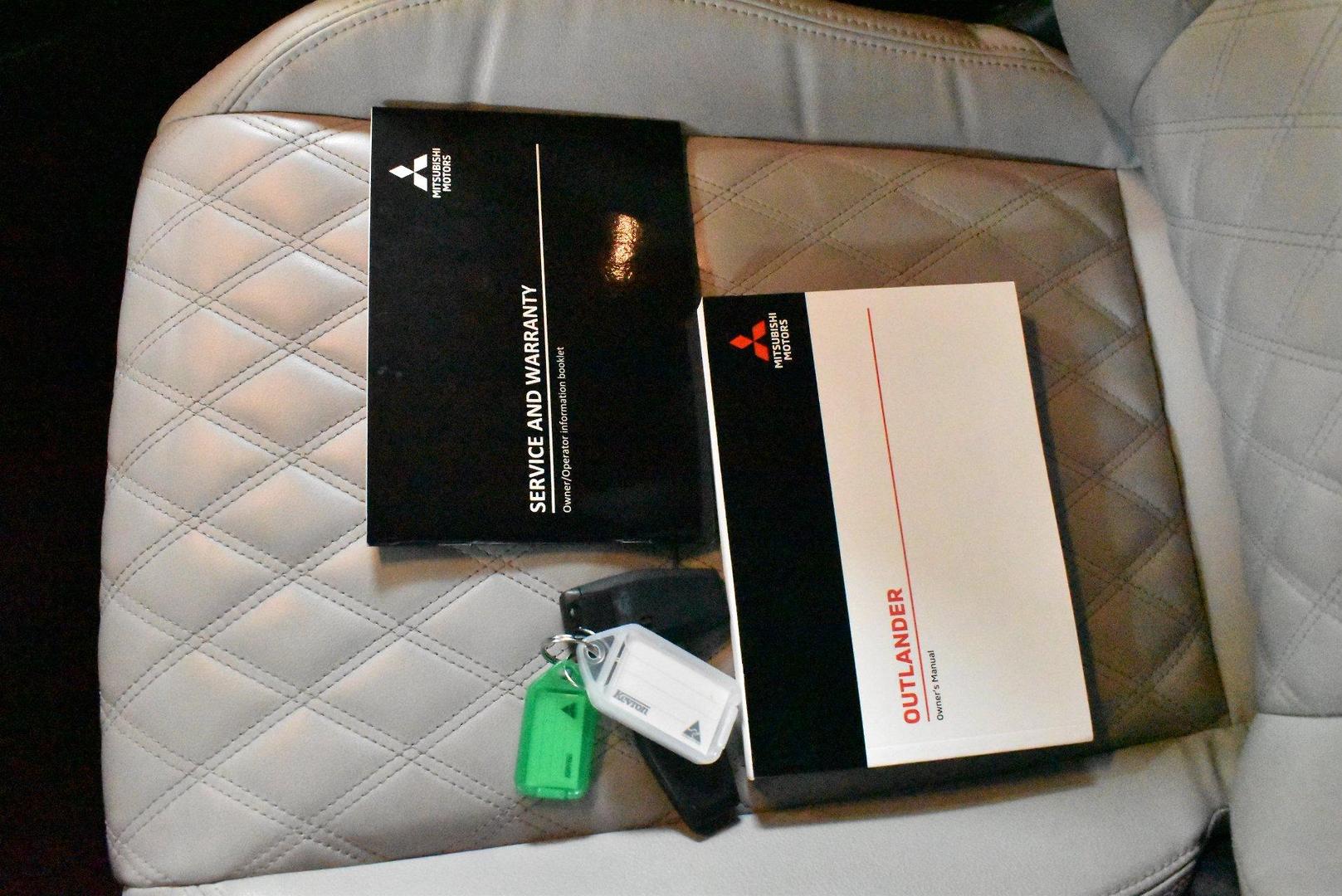 2022 Mitsubishi Outlander Exceed — photo 26