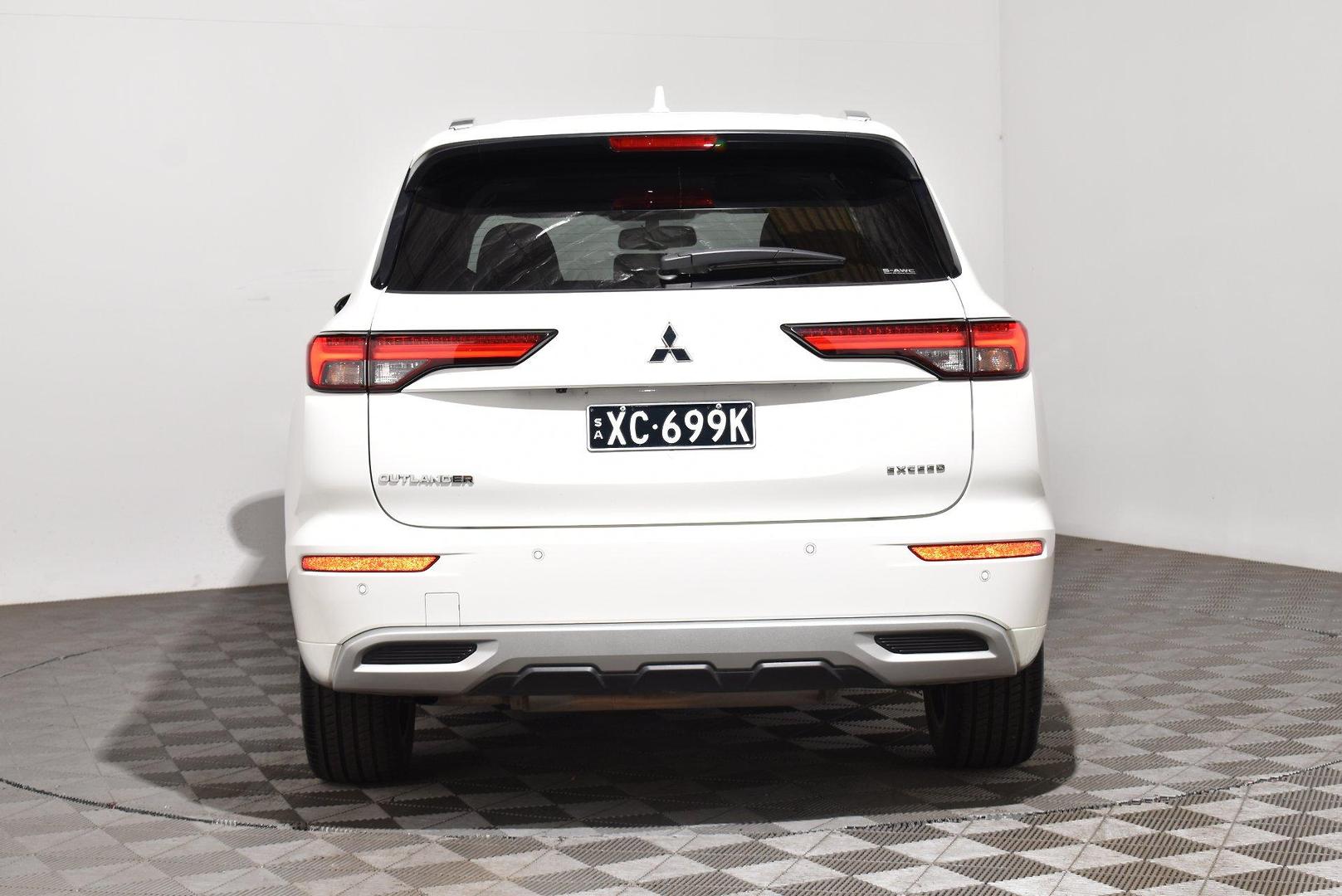 2022 Mitsubishi Outlander Exceed — photo 4