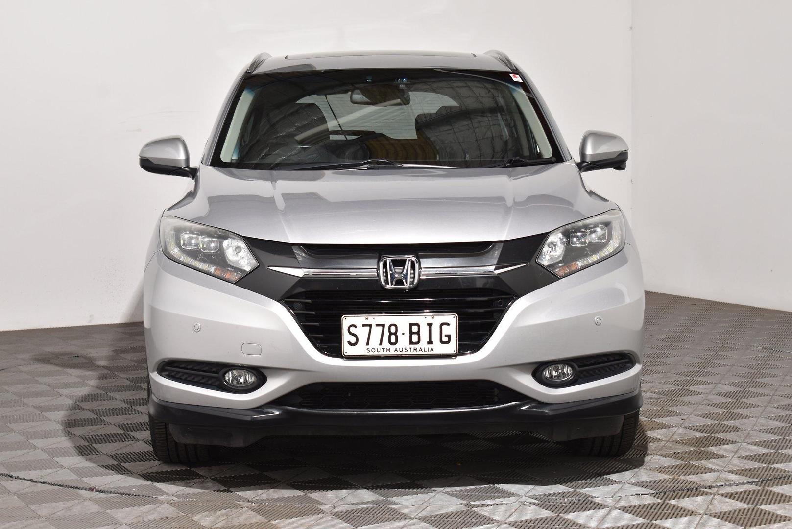 2015 Honda HR-V VTiL — photo 3