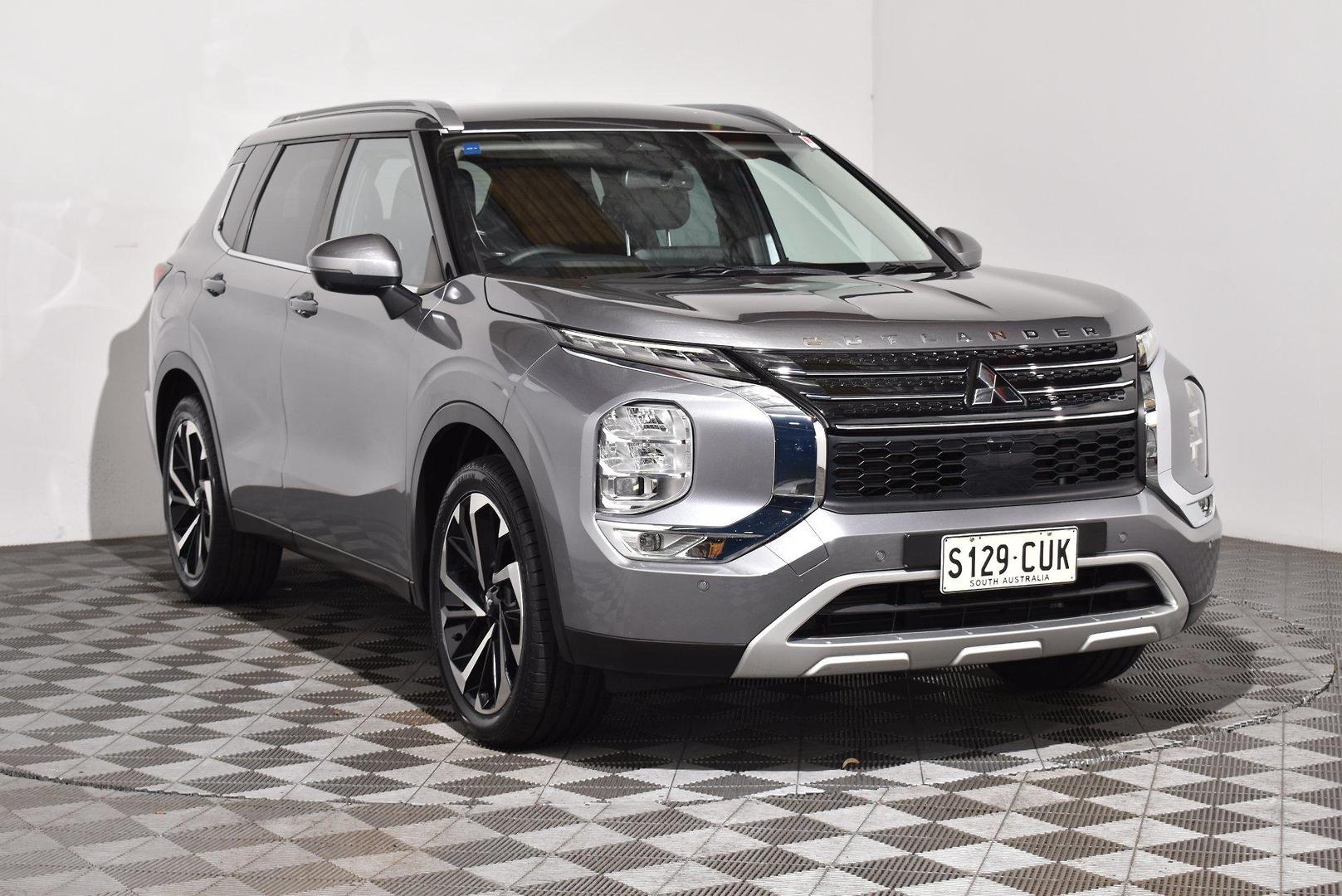 2023 Mitsubishi Outlander Aspire — photo 1