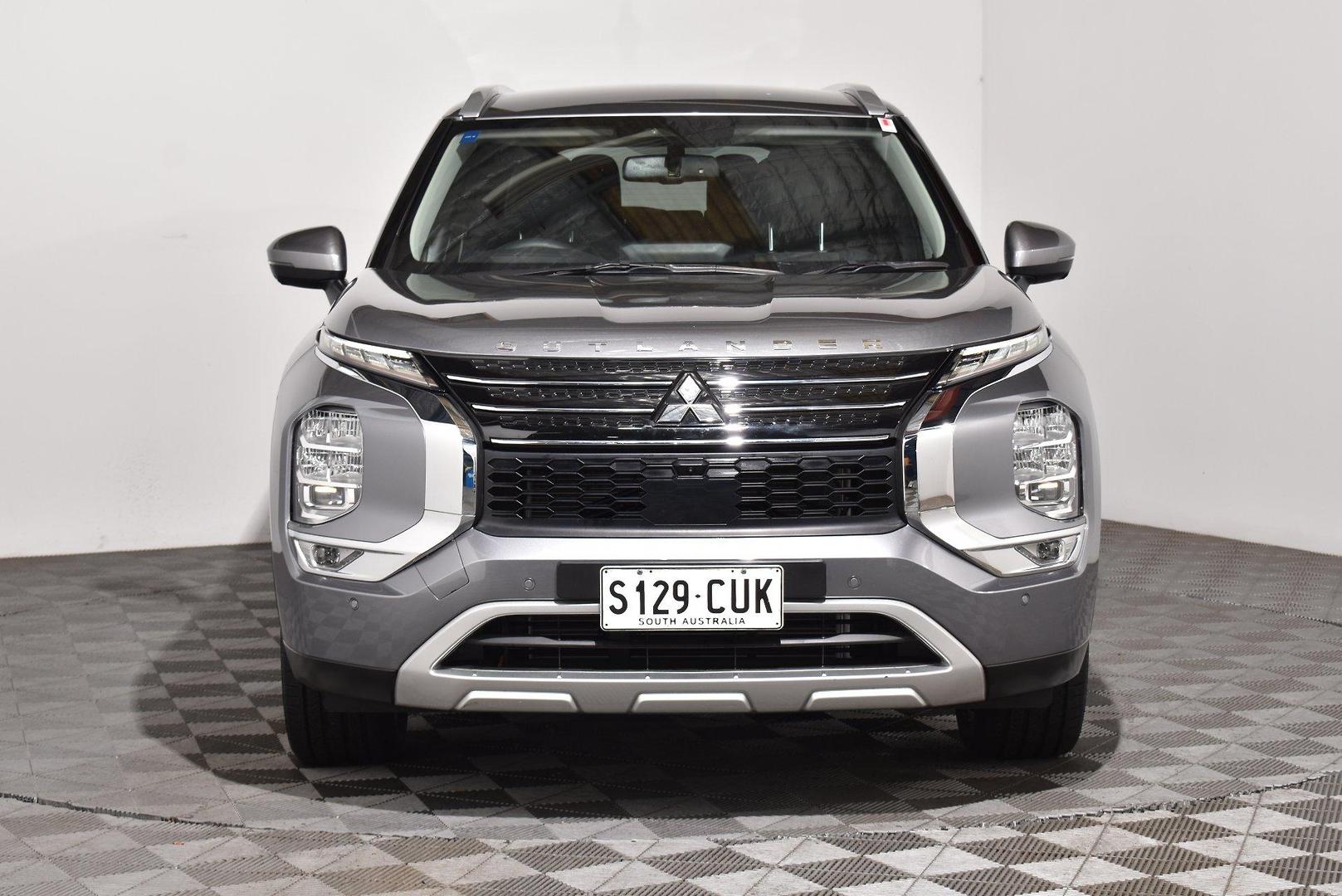 2023 Mitsubishi Outlander Aspire — photo 3