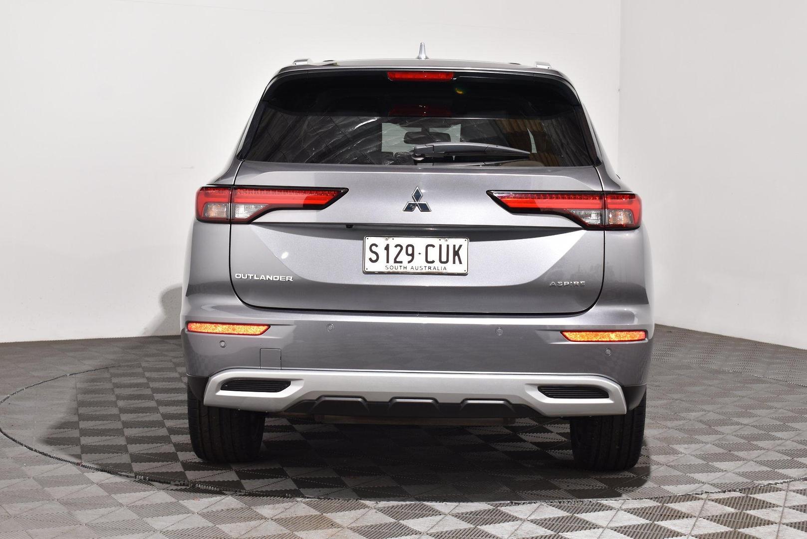 2023 Mitsubishi Outlander Aspire — photo 4