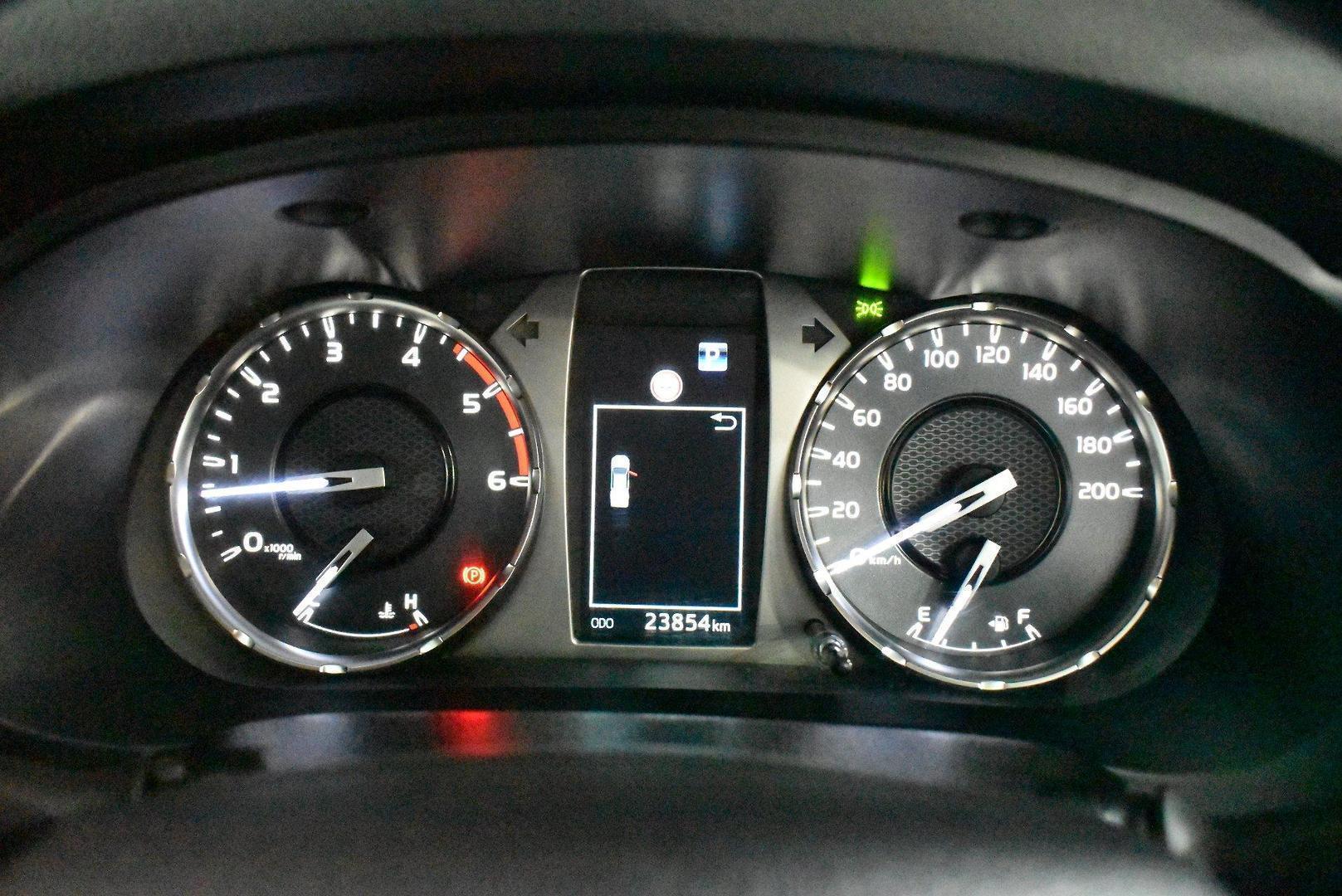 2025 Toyota Hilux SR 48V — photo 23