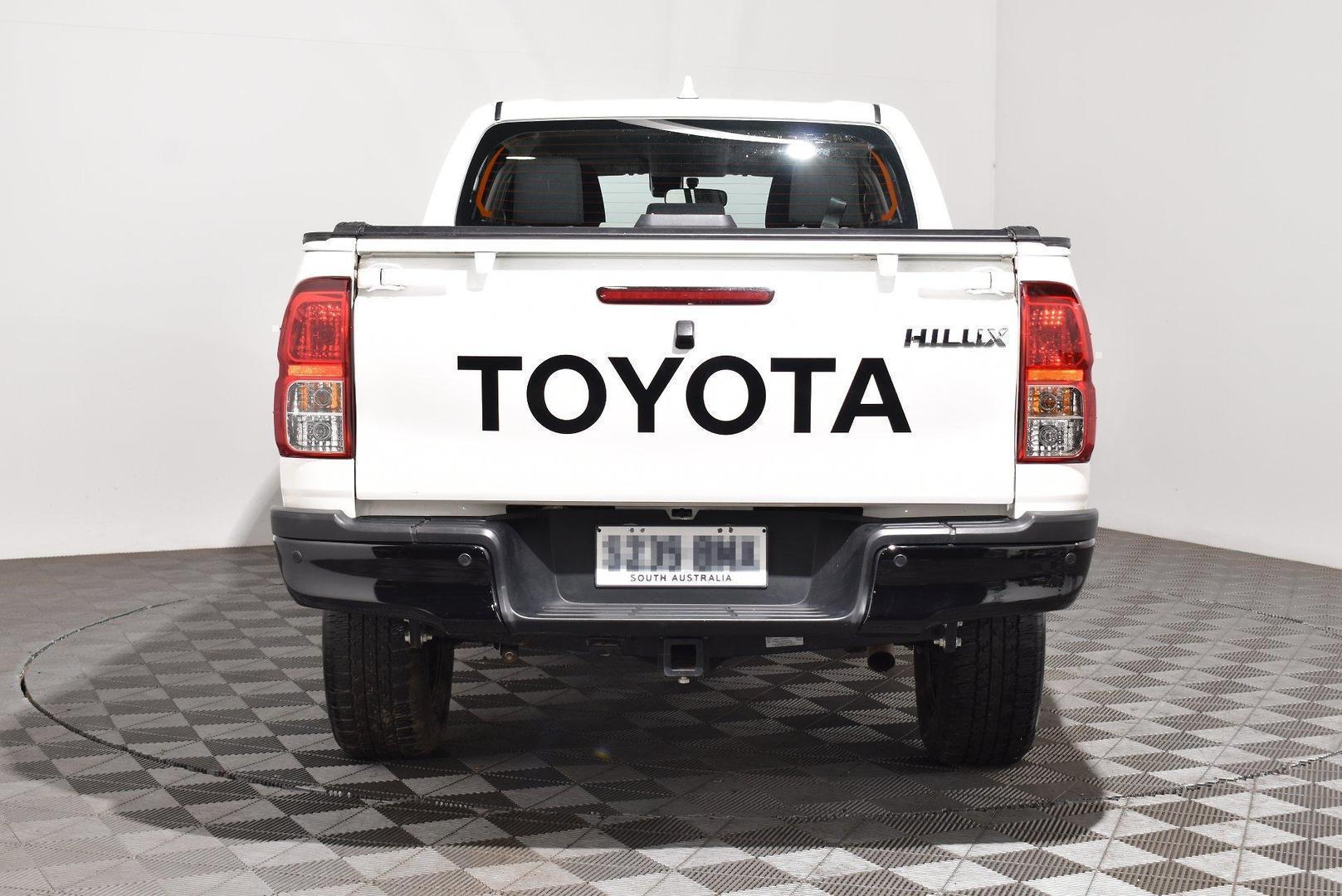 2025 Toyota Hilux SR 48V — photo 4