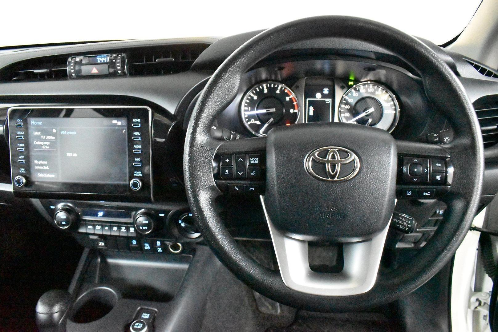 2025 Toyota Hilux SR 48V — photo 5