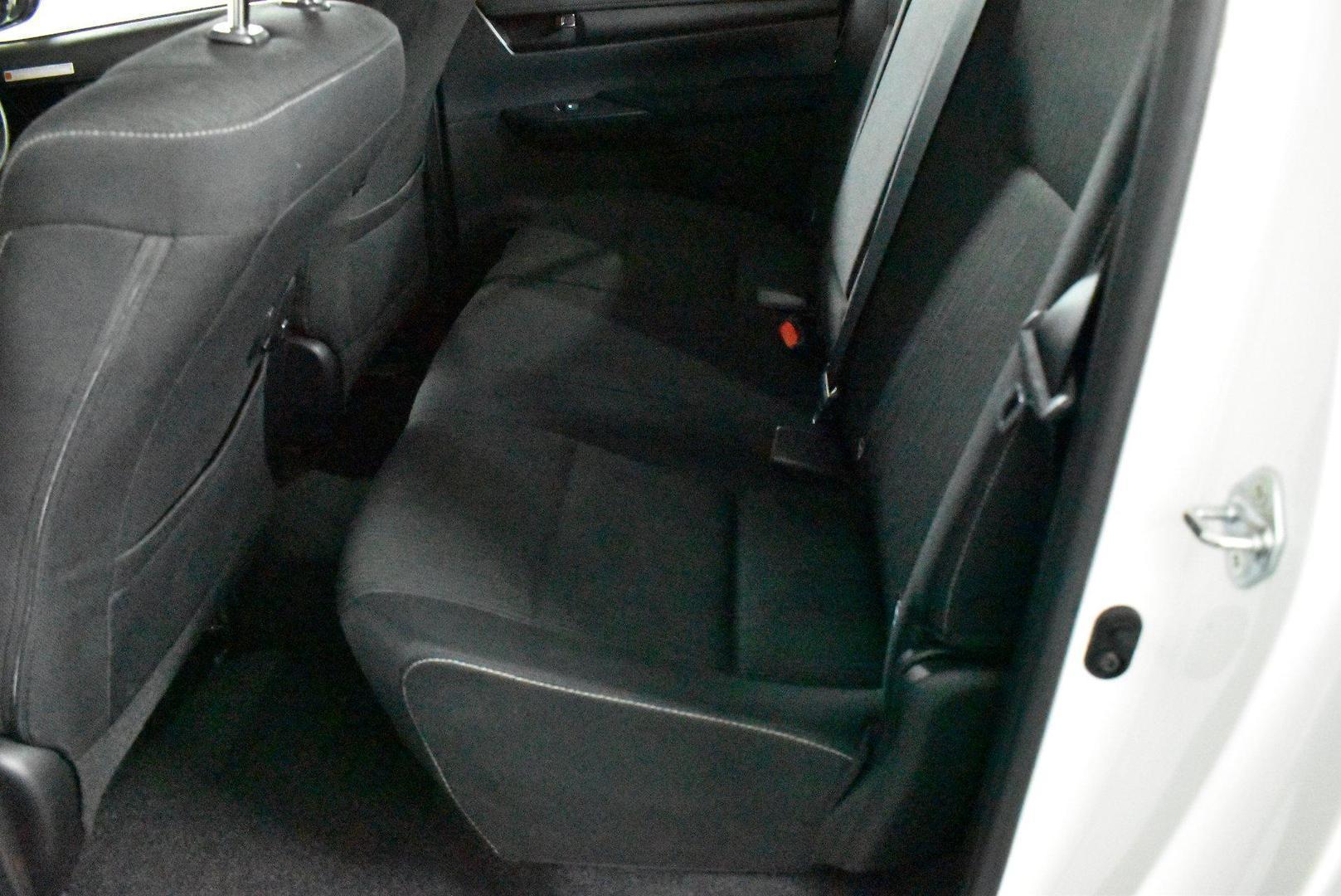2025 Toyota Hilux SR 48V — photo 8