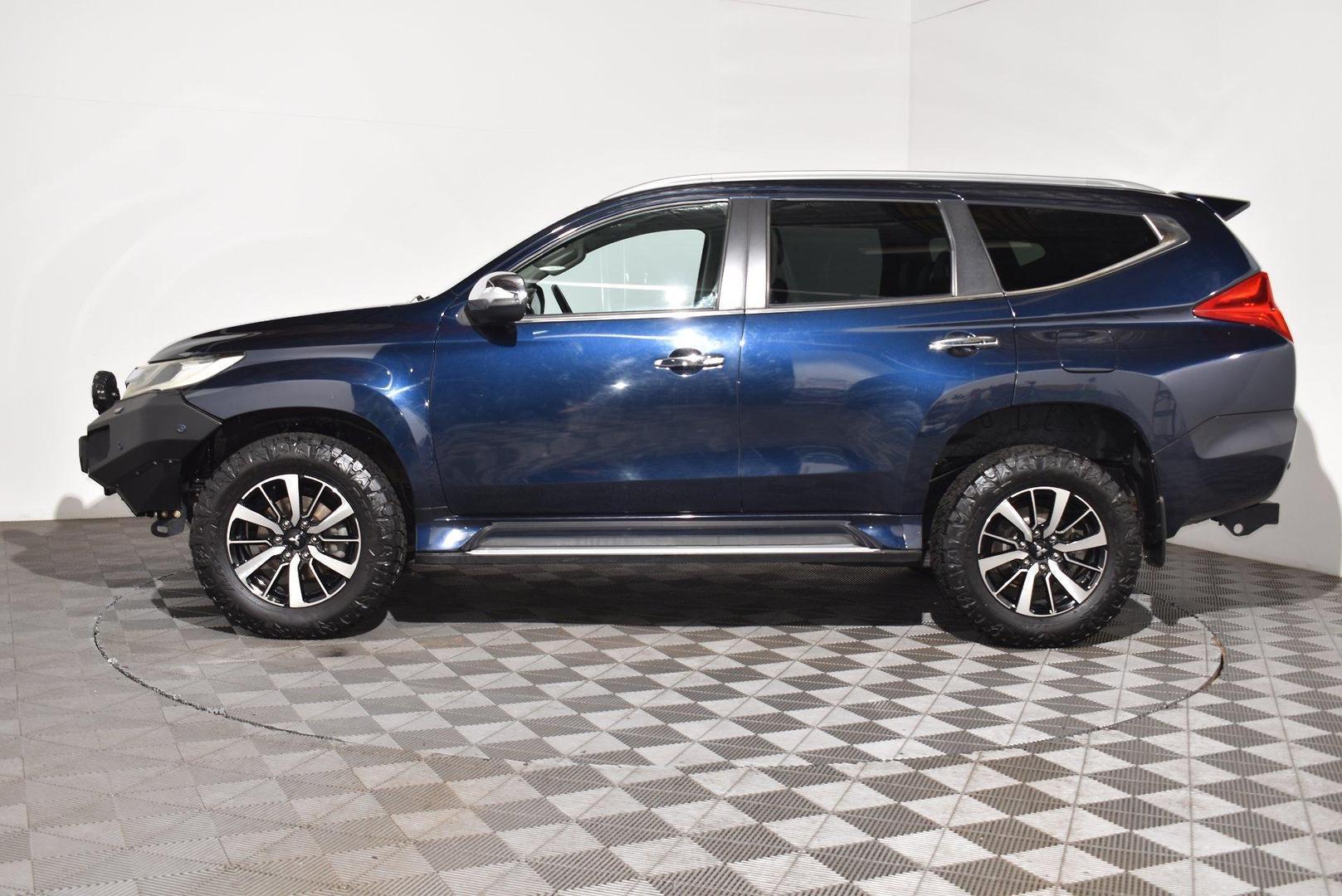 2018 Mitsubishi Pajero Sport Exceed — photo 10