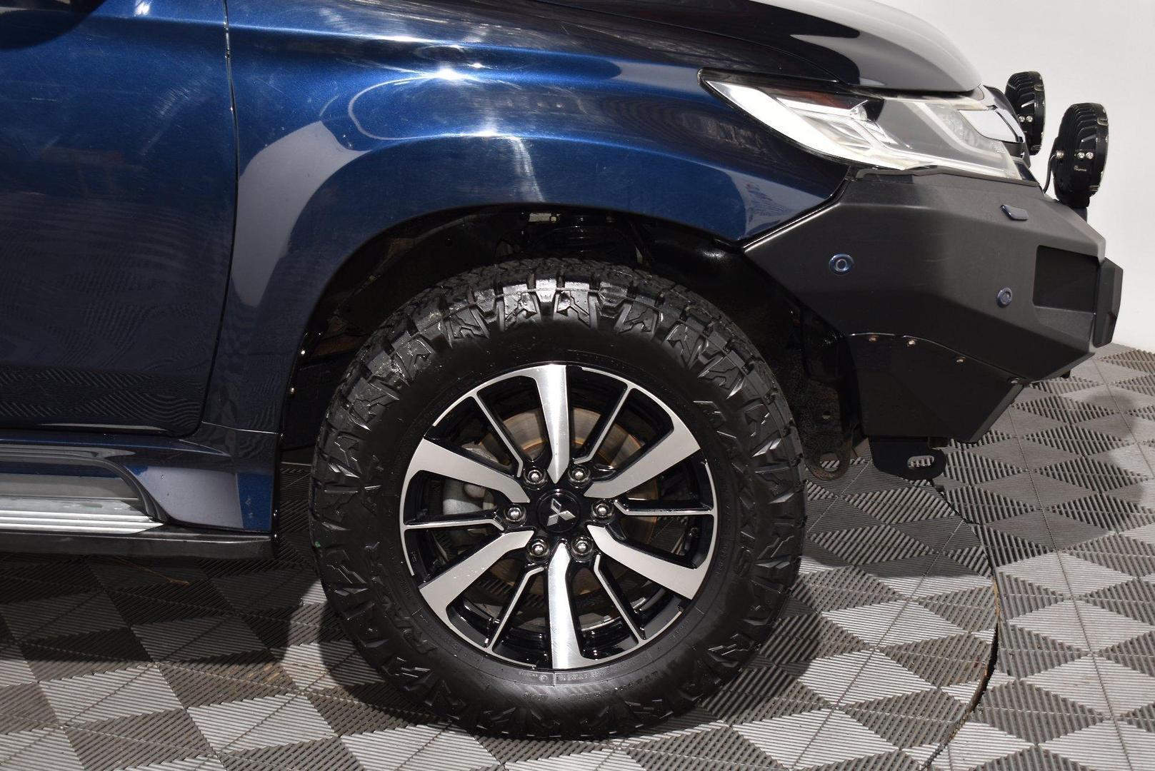 2018 Mitsubishi Pajero Sport Exceed — photo 17