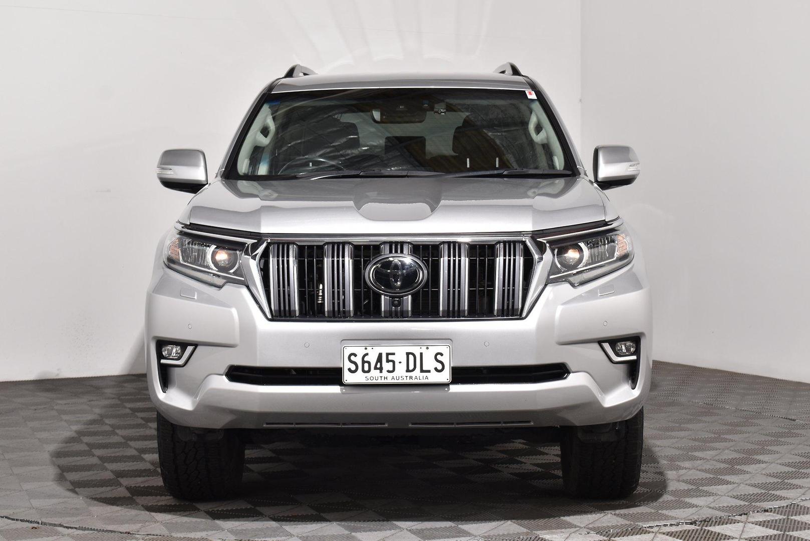 2021 Toyota Landcruiser Prado VX — photo 3