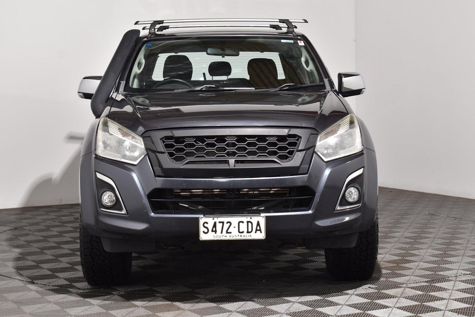 2019 Isuzu D-MAX LSU — photo 3