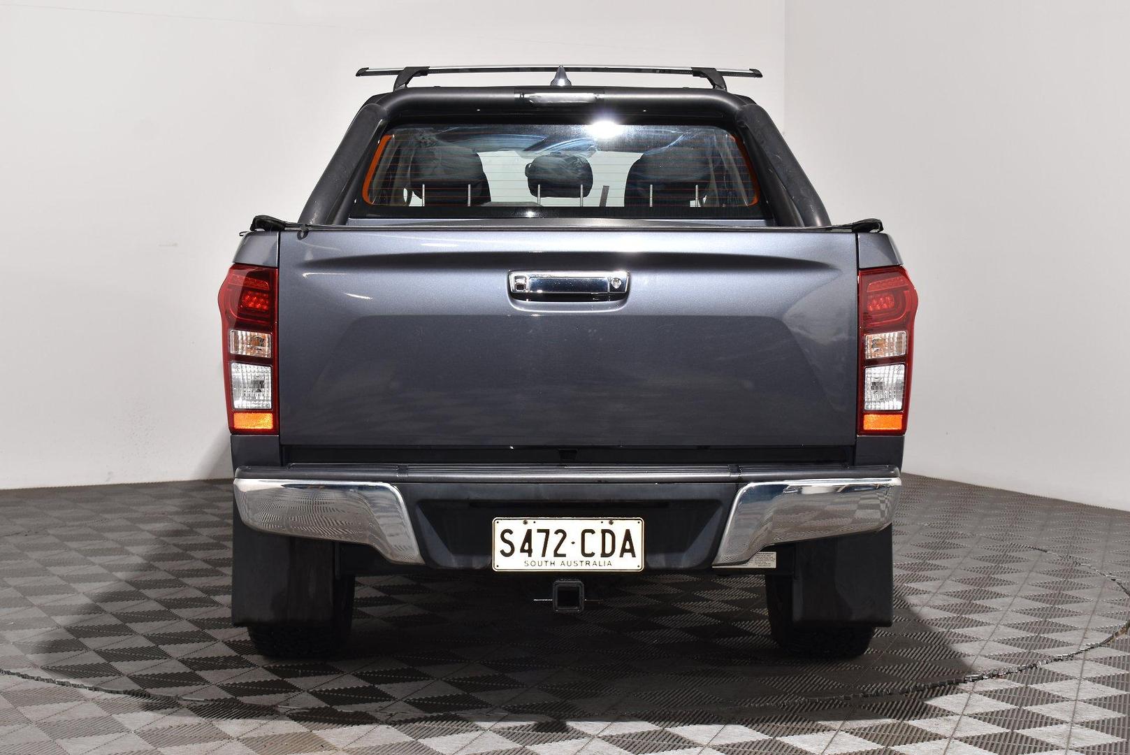 2019 Isuzu D-MAX LSU — photo 4