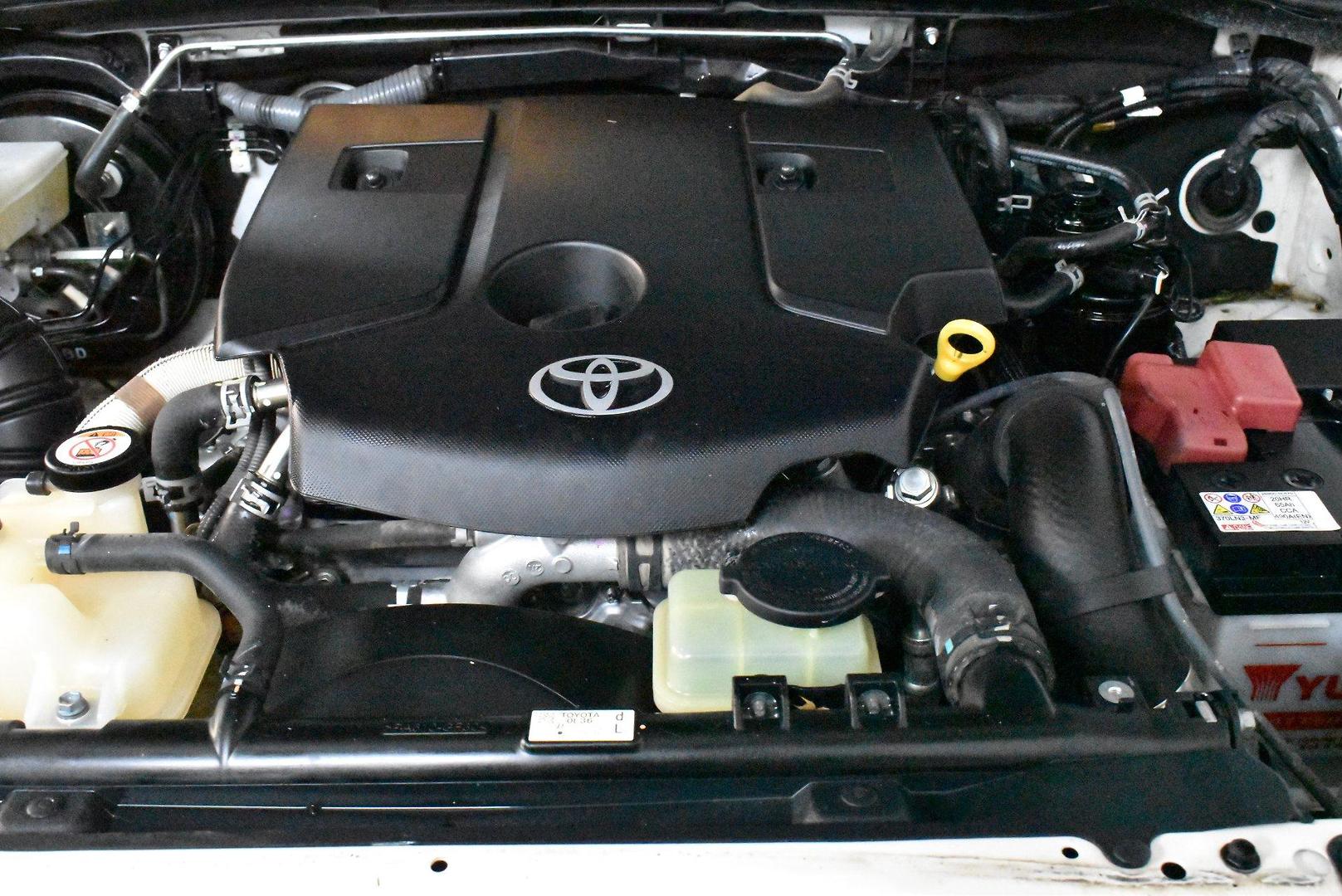 2022 Toyota Hilux SR5 — photo 16