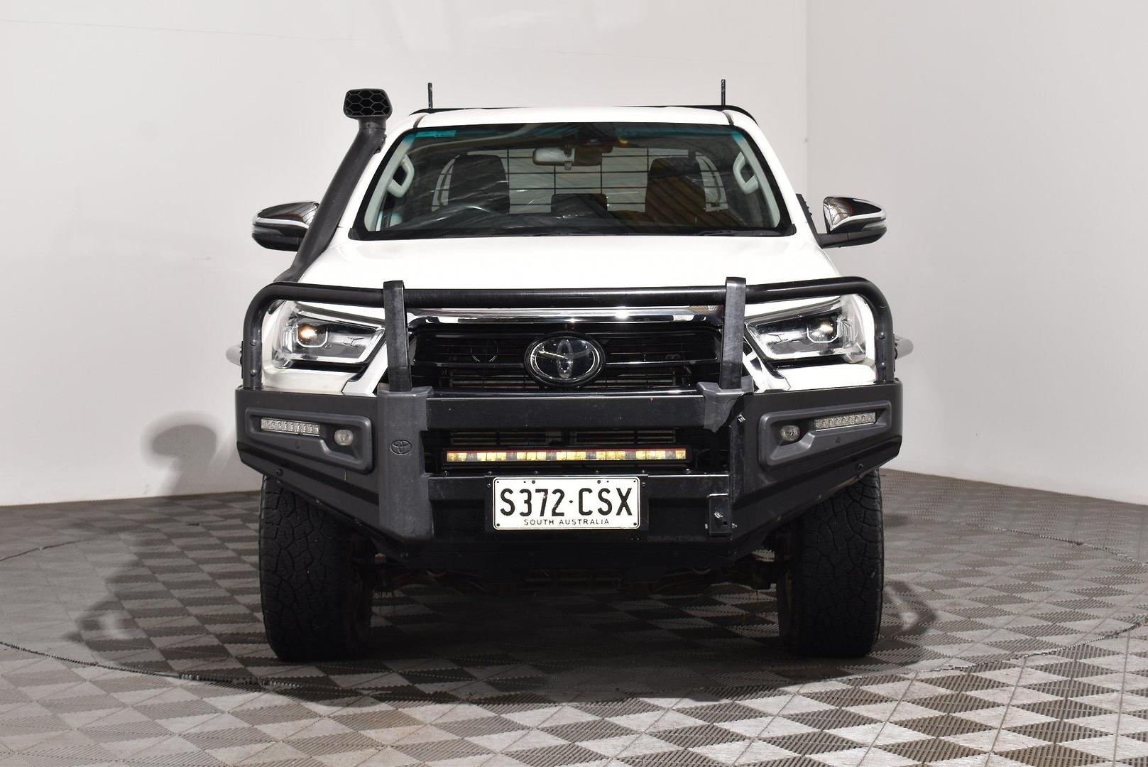 2022 Toyota Hilux SR5 — photo 3