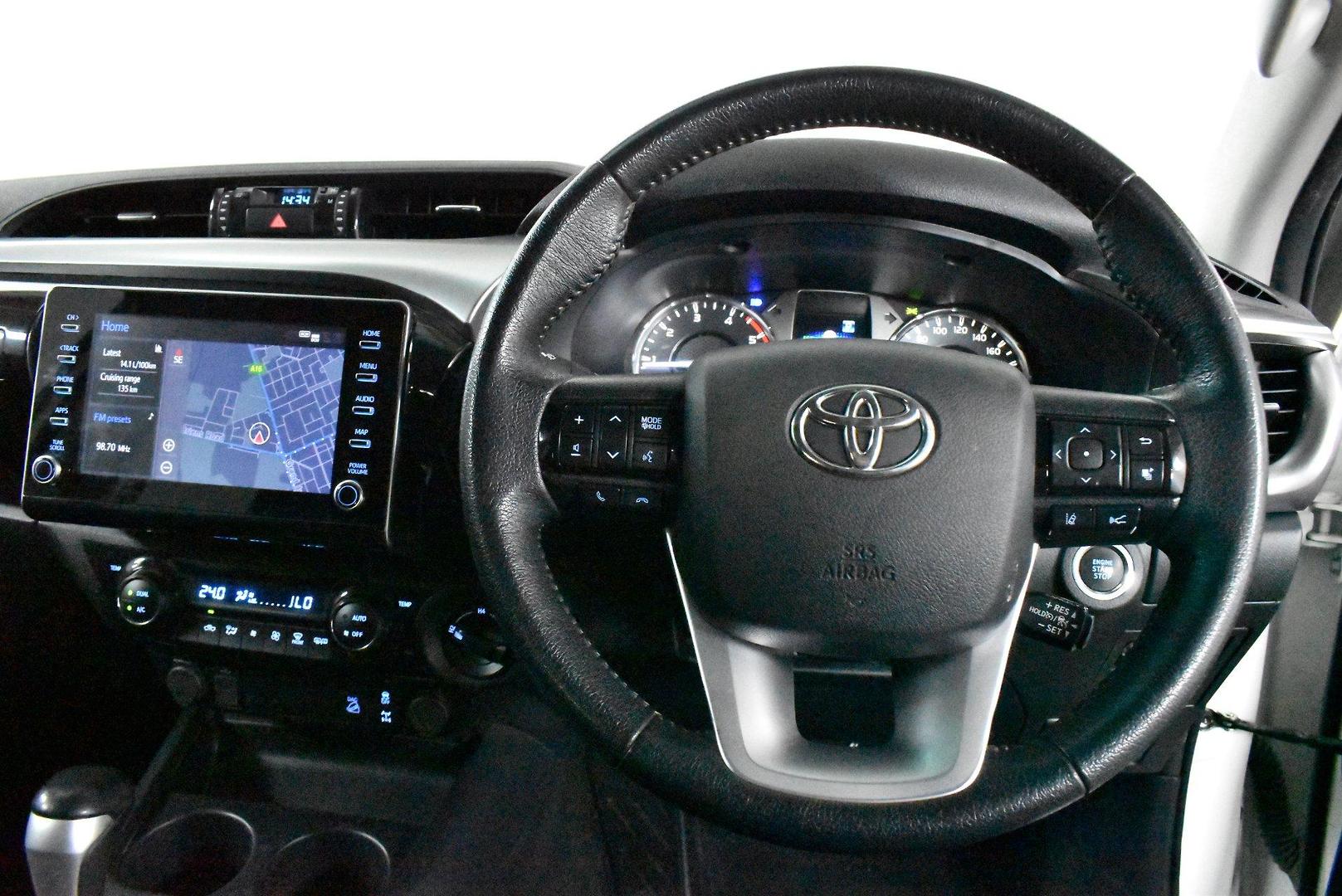 2022 Toyota Hilux SR5 — photo 5