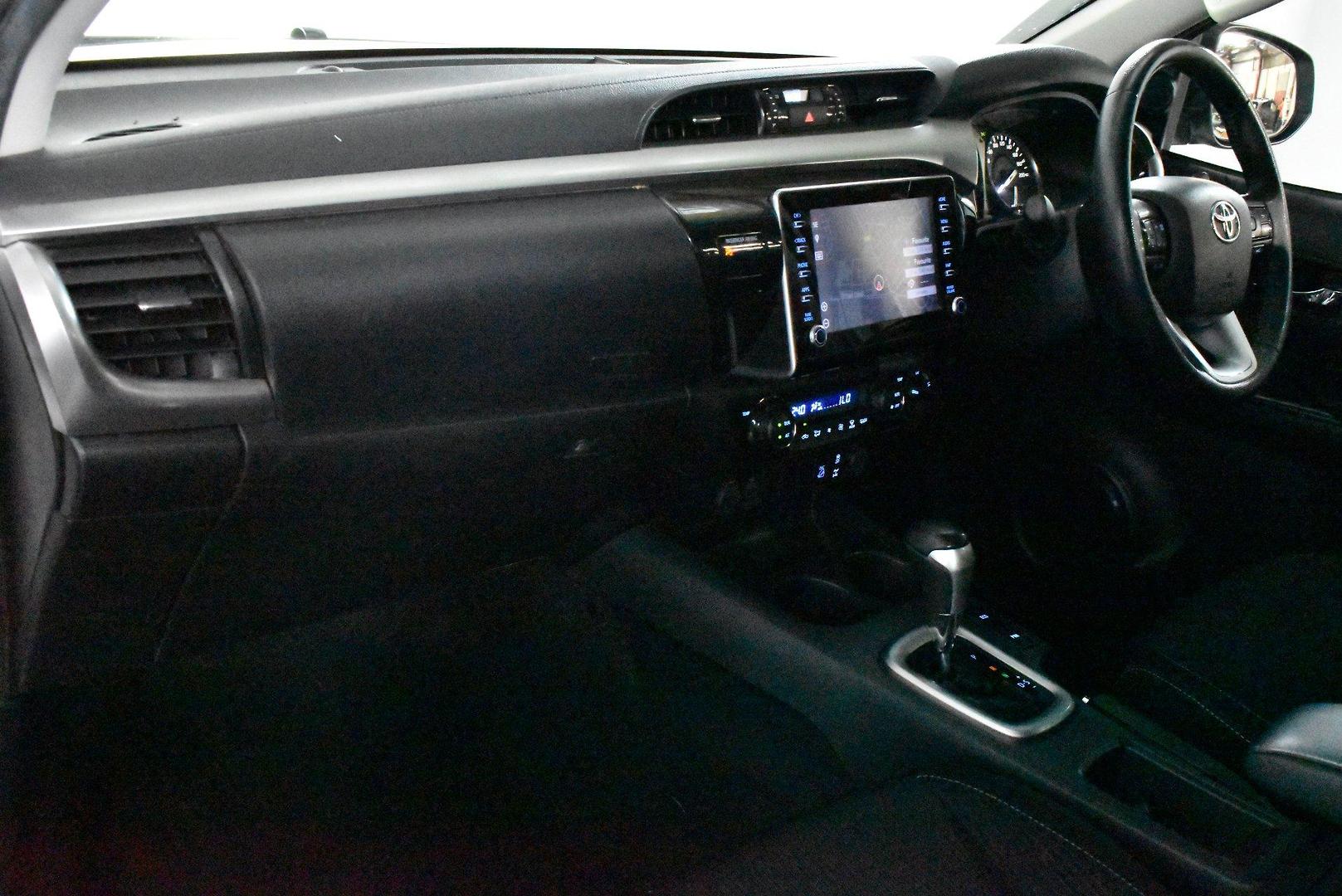 2022 Toyota Hilux SR5 — photo 6