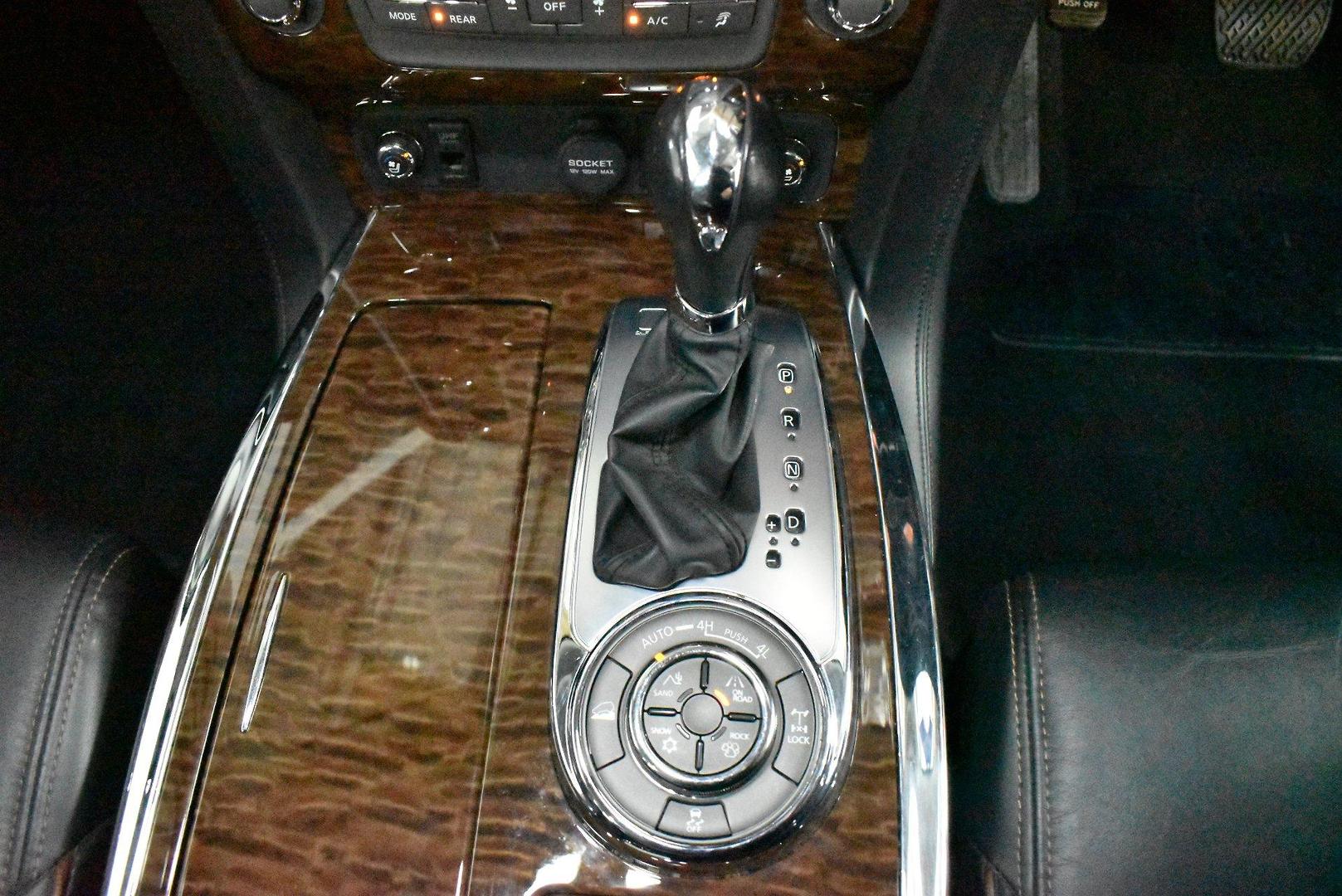 2020 Nissan Patrol TiL — photo 20