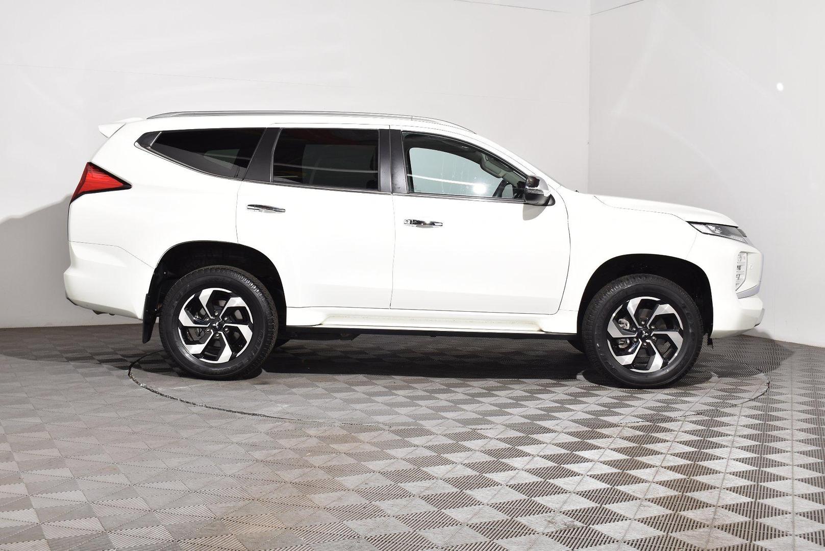 2024 Mitsubishi Pajero Sport Exceed — photo 10