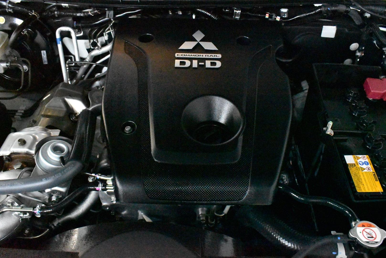 2024 Mitsubishi Pajero Sport Exceed — photo 17