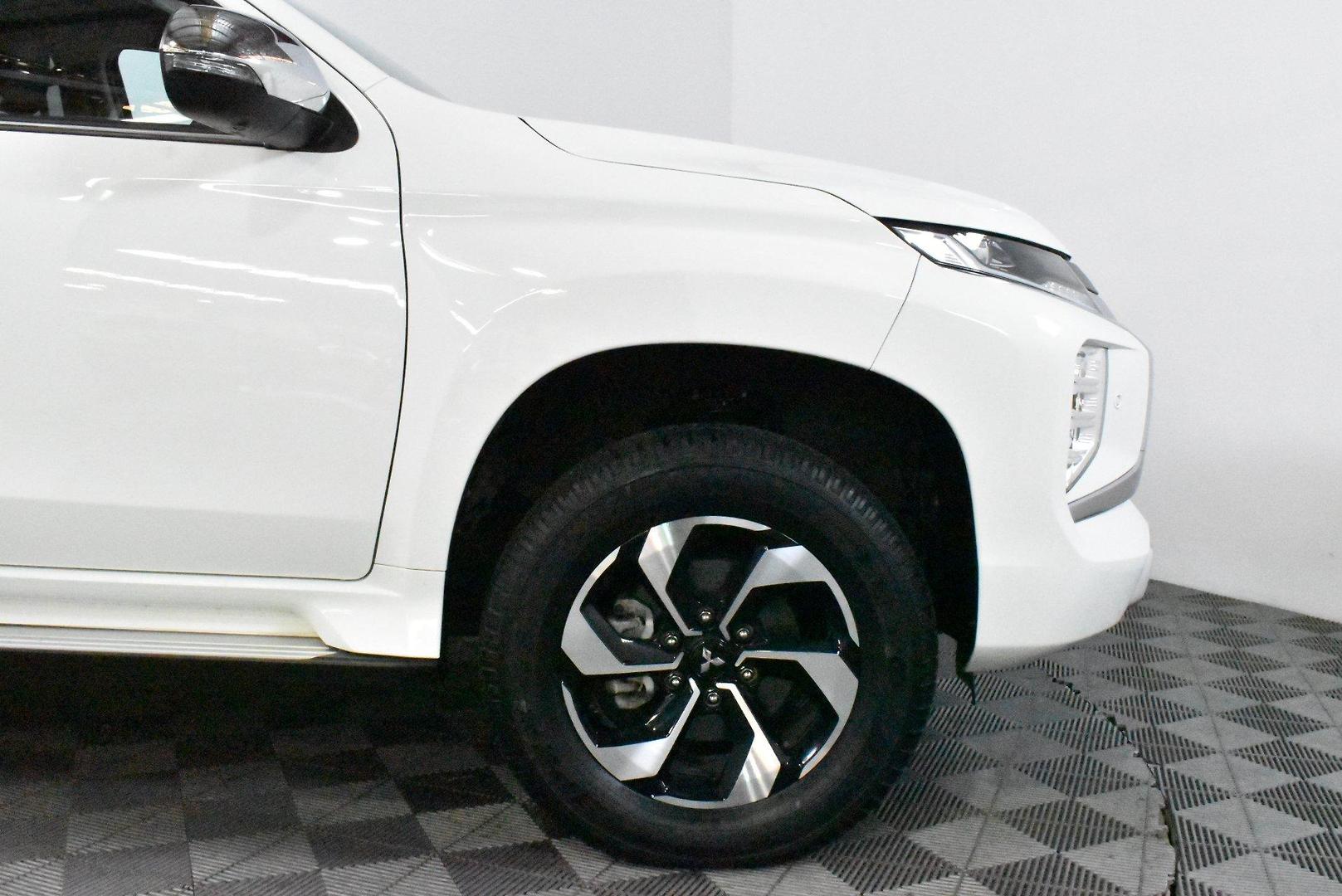 2024 Mitsubishi Pajero Sport Exceed — photo 18