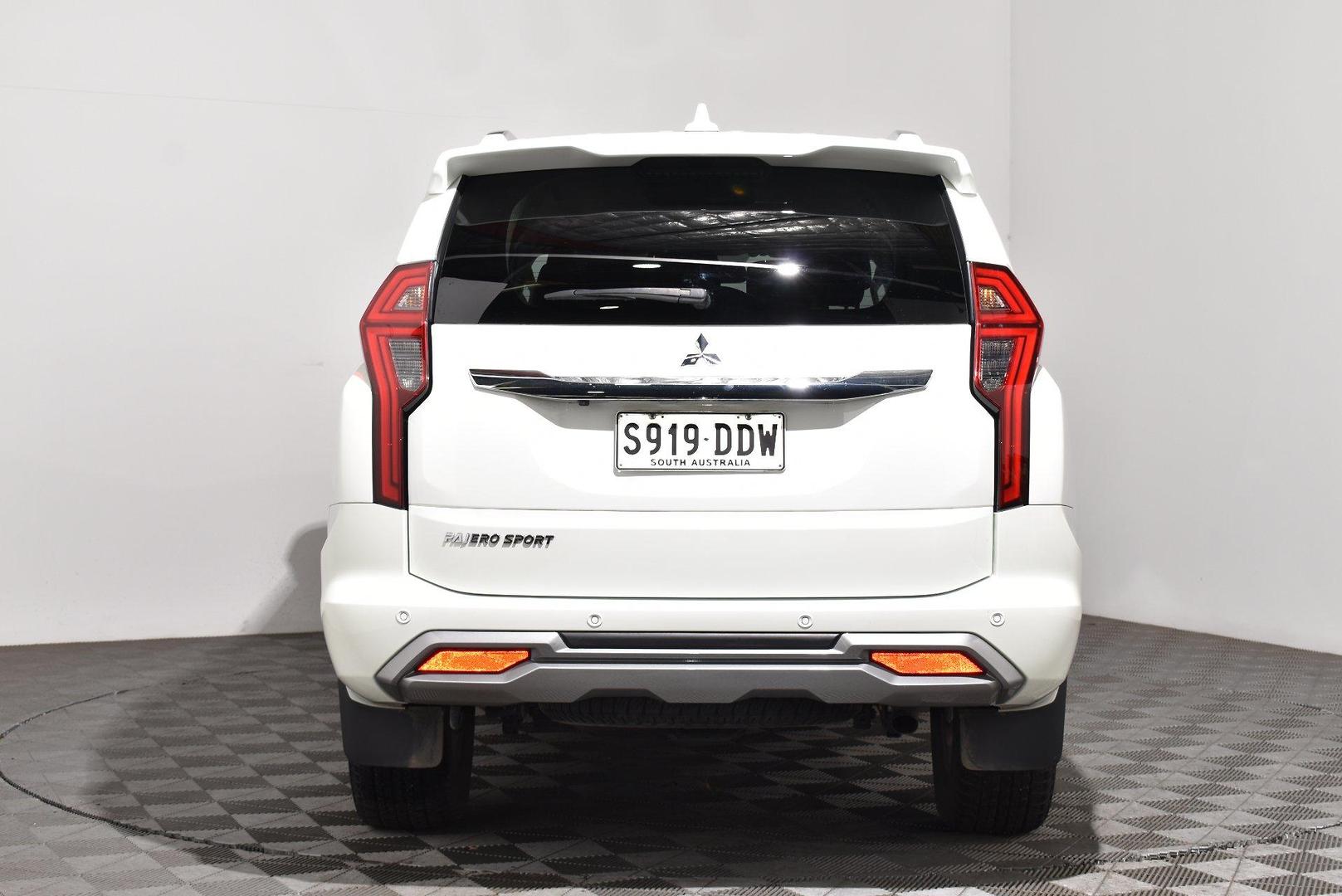 2024 Mitsubishi Pajero Sport Exceed — photo 4