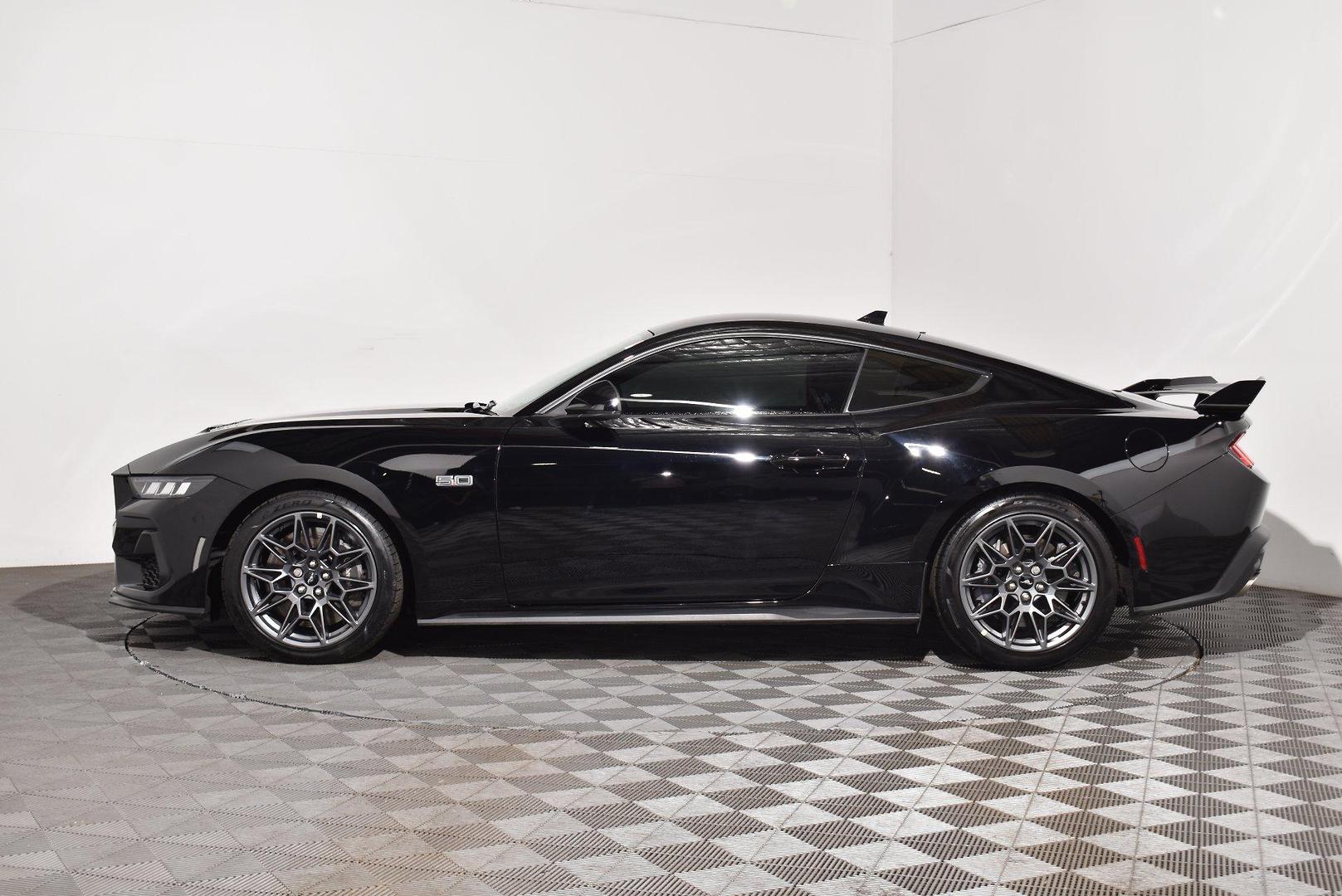 2024 Ford Mustang GT — photo 11