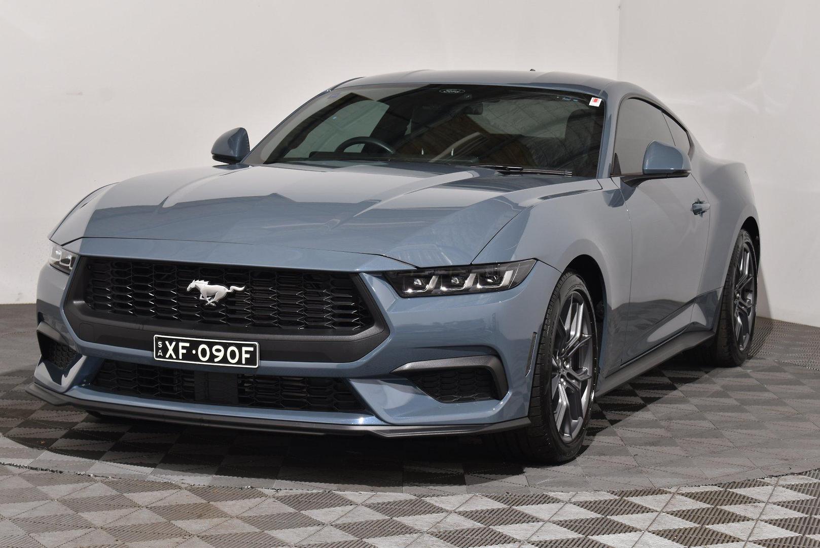 2025 Ford Mustang Ecoboost — photo 12