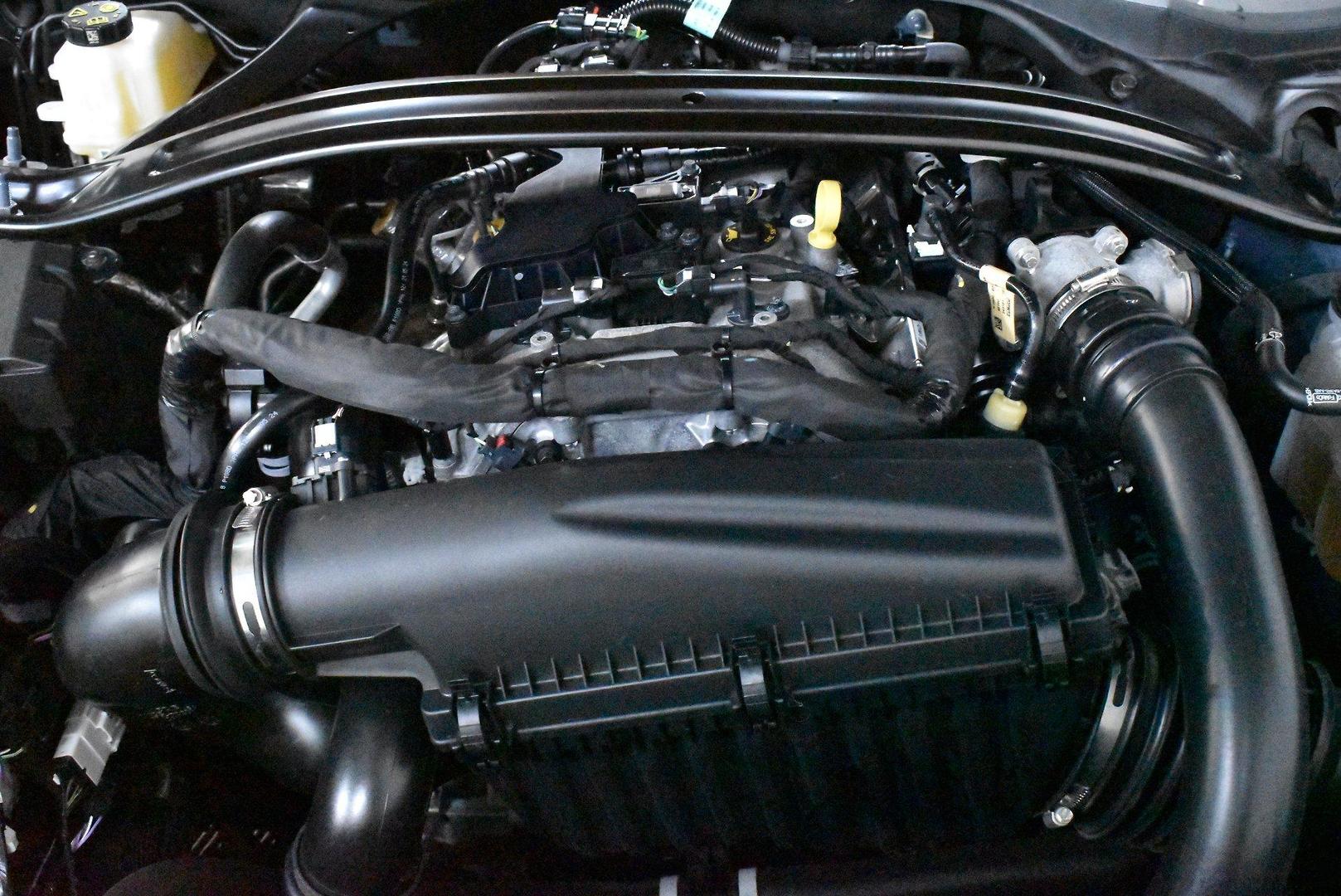2025 Ford Mustang Ecoboost — photo 16