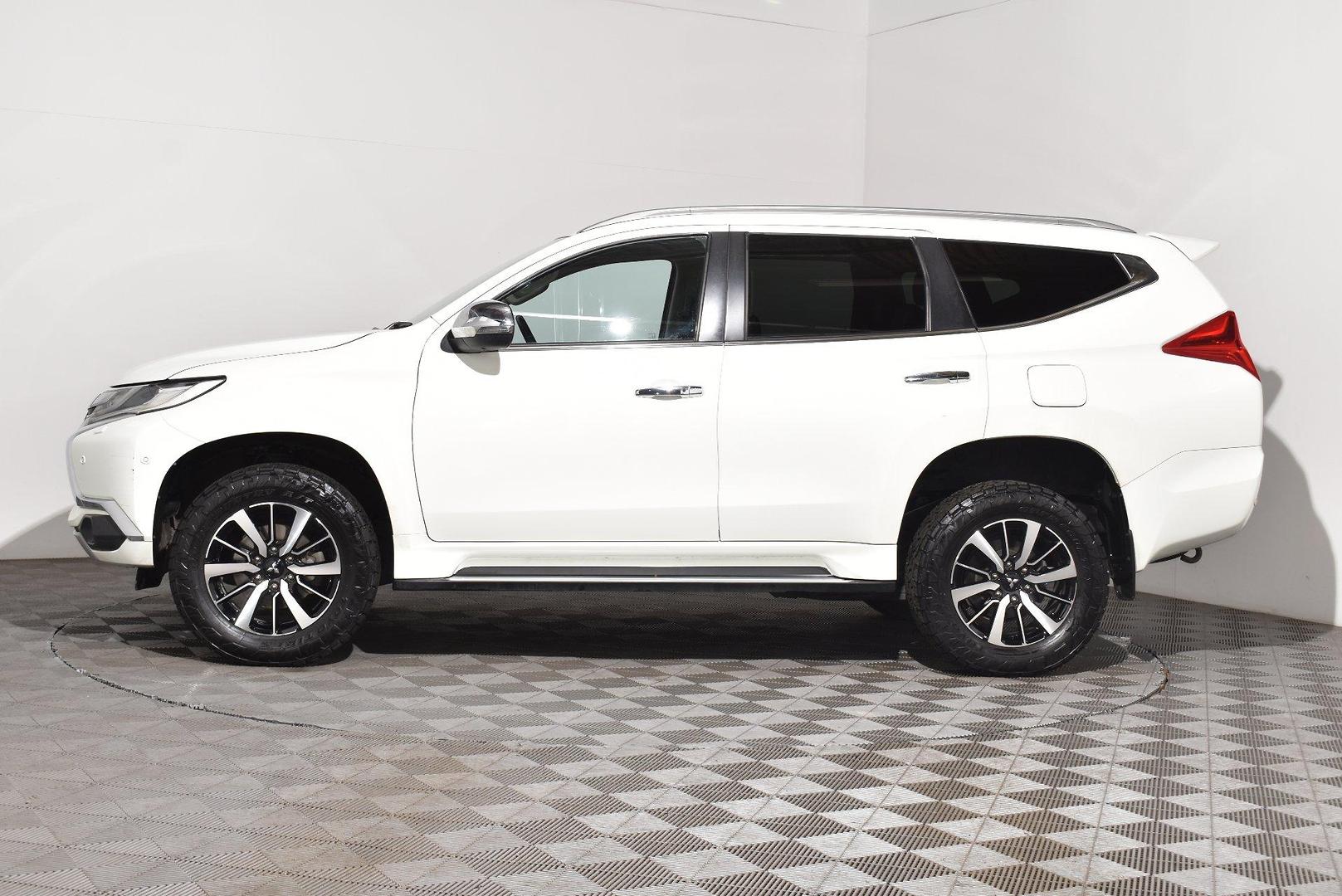 2018 Mitsubishi Pajero Sport Exceed — photo 11