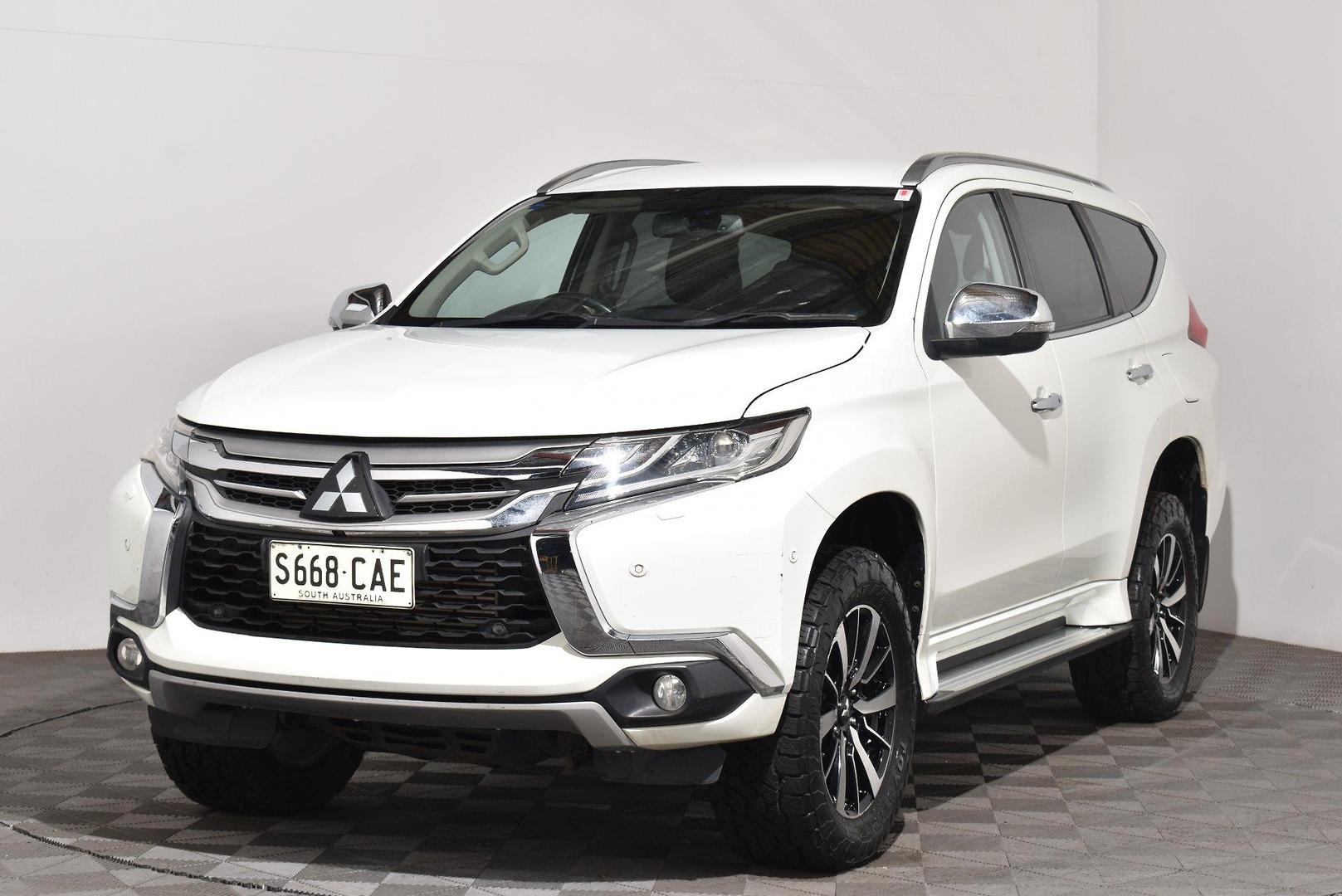 2018 Mitsubishi Pajero Sport Exceed — photo 13