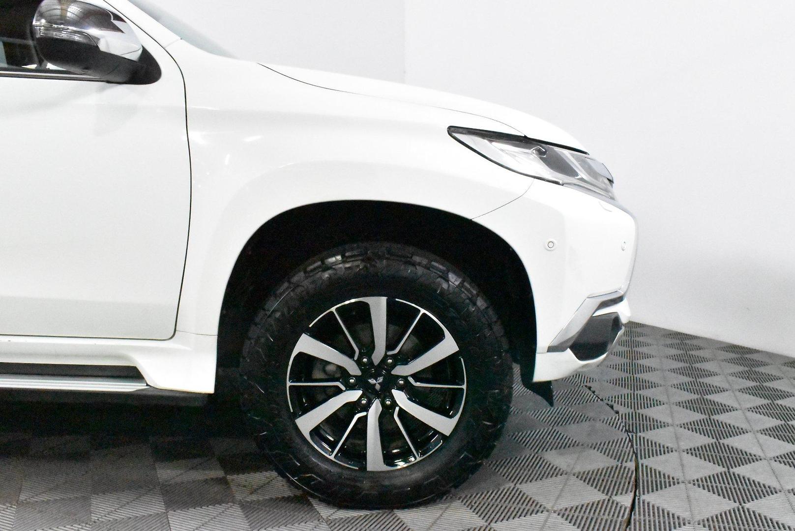 2018 Mitsubishi Pajero Sport Exceed — photo 18