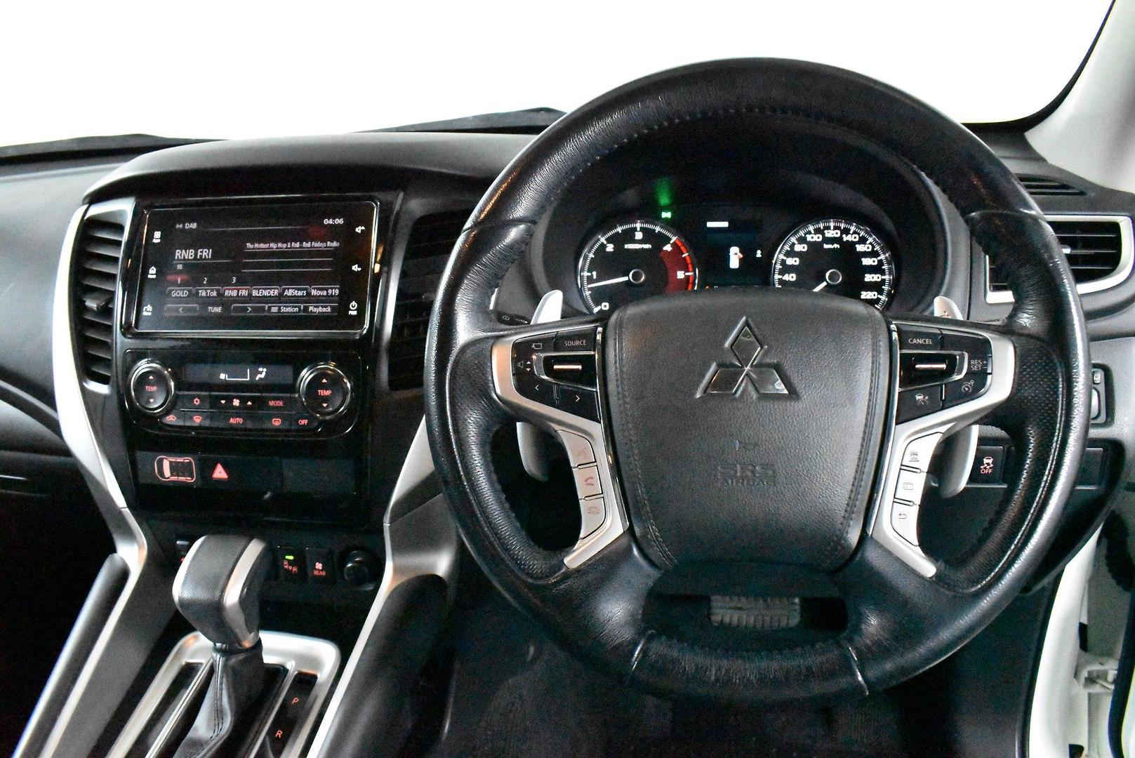 2018 Mitsubishi Pajero Sport Exceed — photo 5