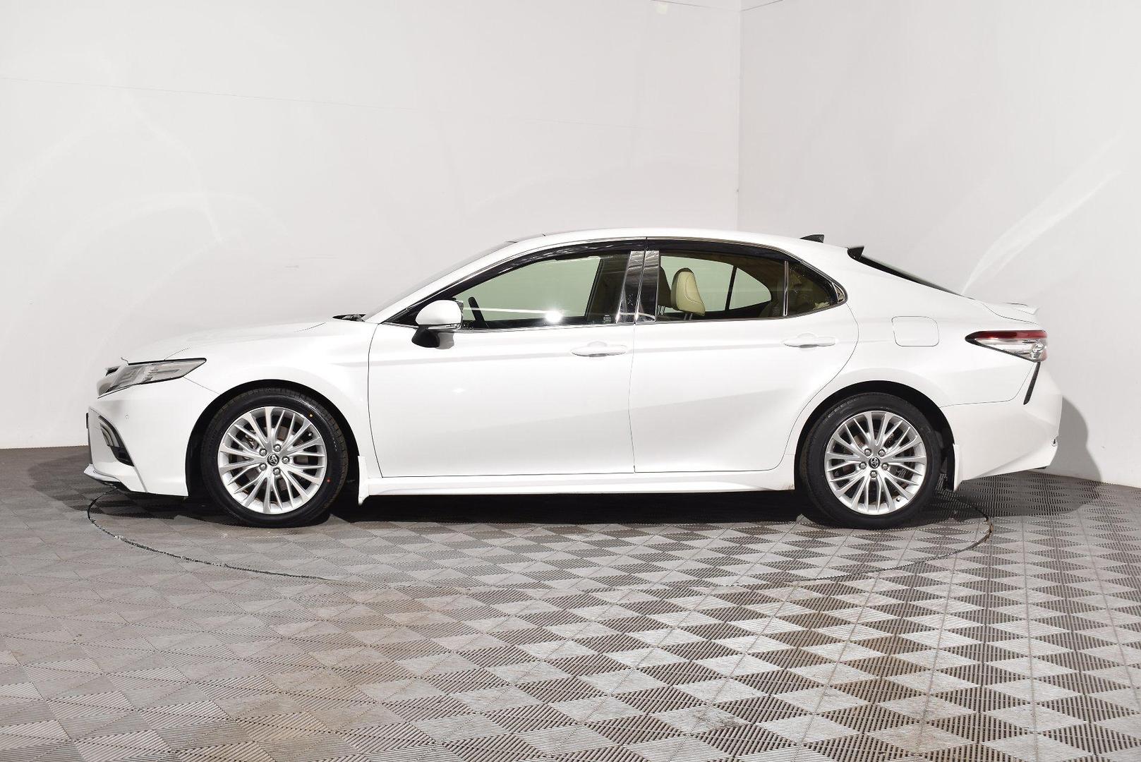 2018 Toyota Camry SL — photo 11