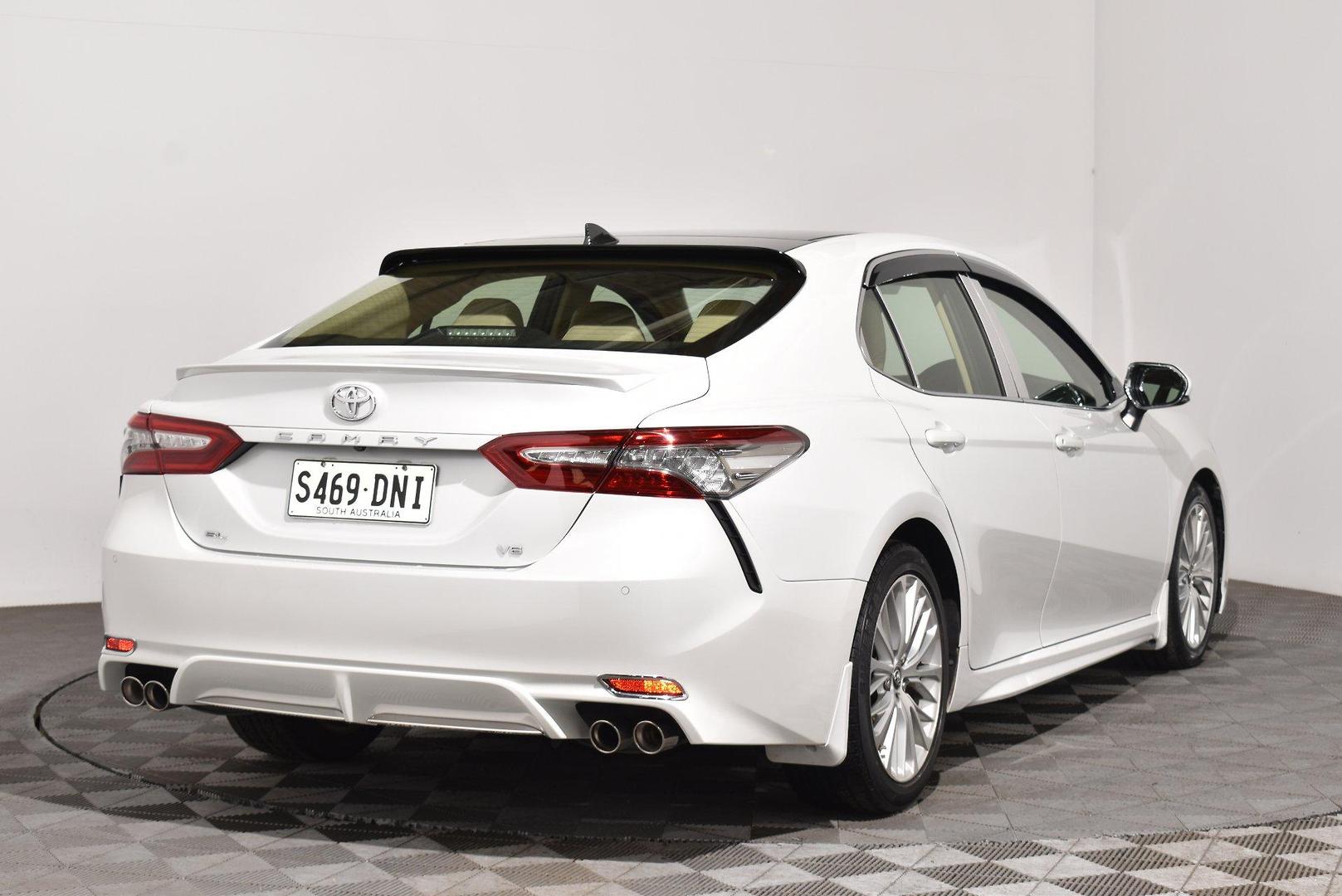 2018 Toyota Camry SL — photo 14