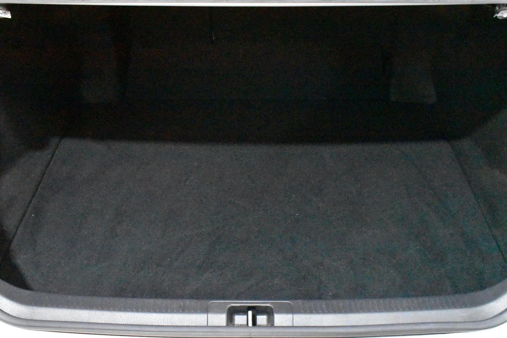 2018 Toyota Camry SL — photo 16