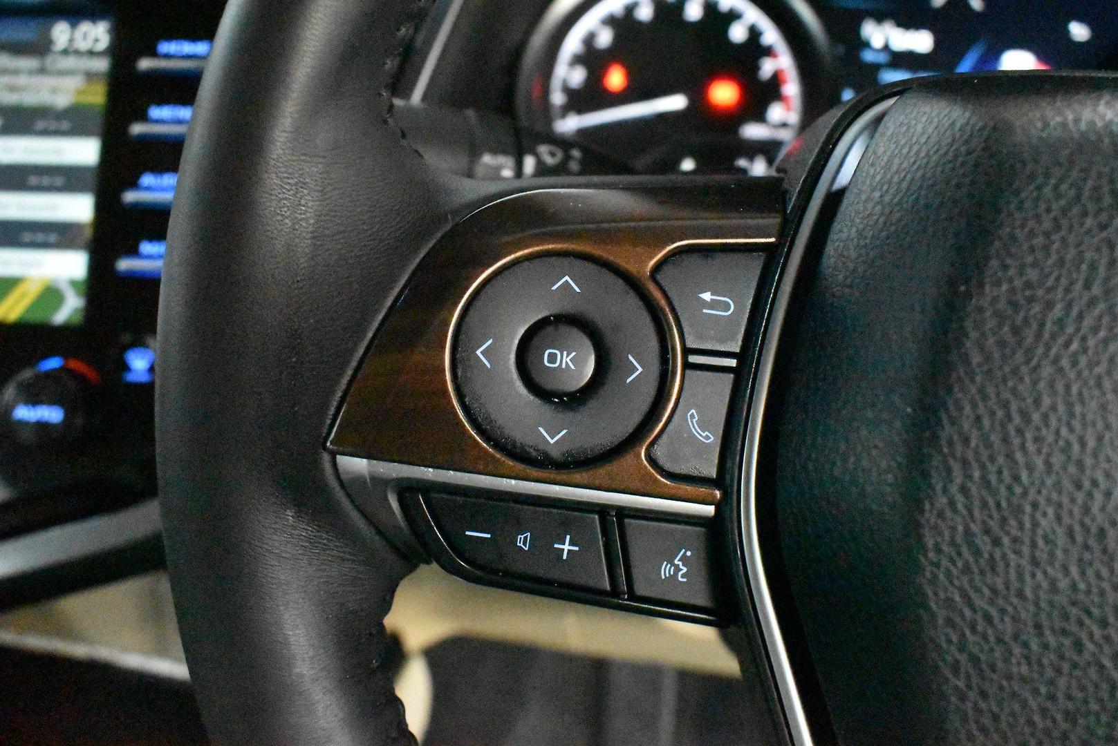 2018 Toyota Camry SL — photo 21