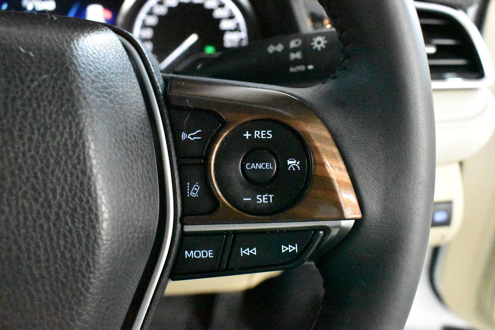 2018 Toyota Camry SL — photo 22