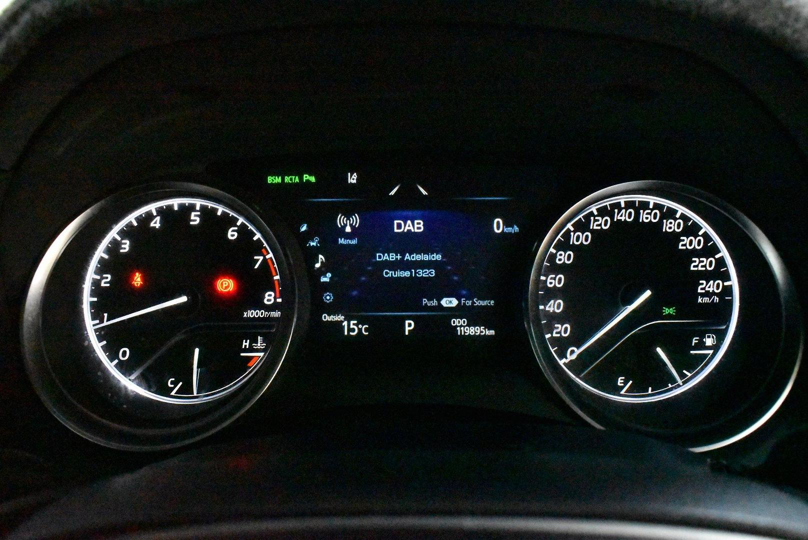 2018 Toyota Camry SL — photo 25
